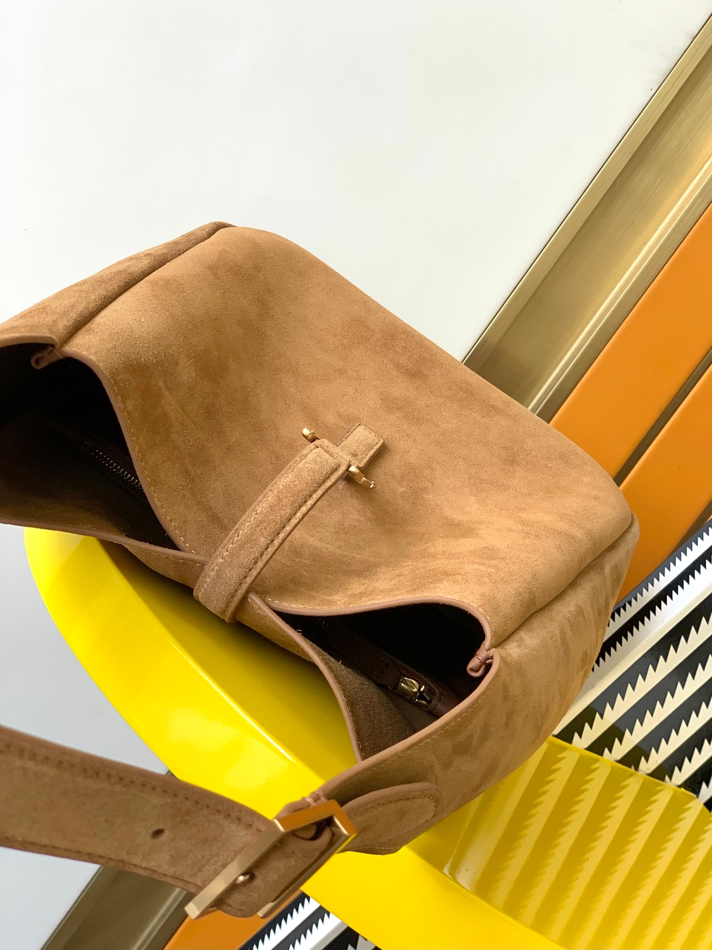 Bagsaaa Y51 LE 5 À 7 S*pPLE SMALL IN SUEDE BROWN CARAMEL - 23 X 22 X 8.5 CM