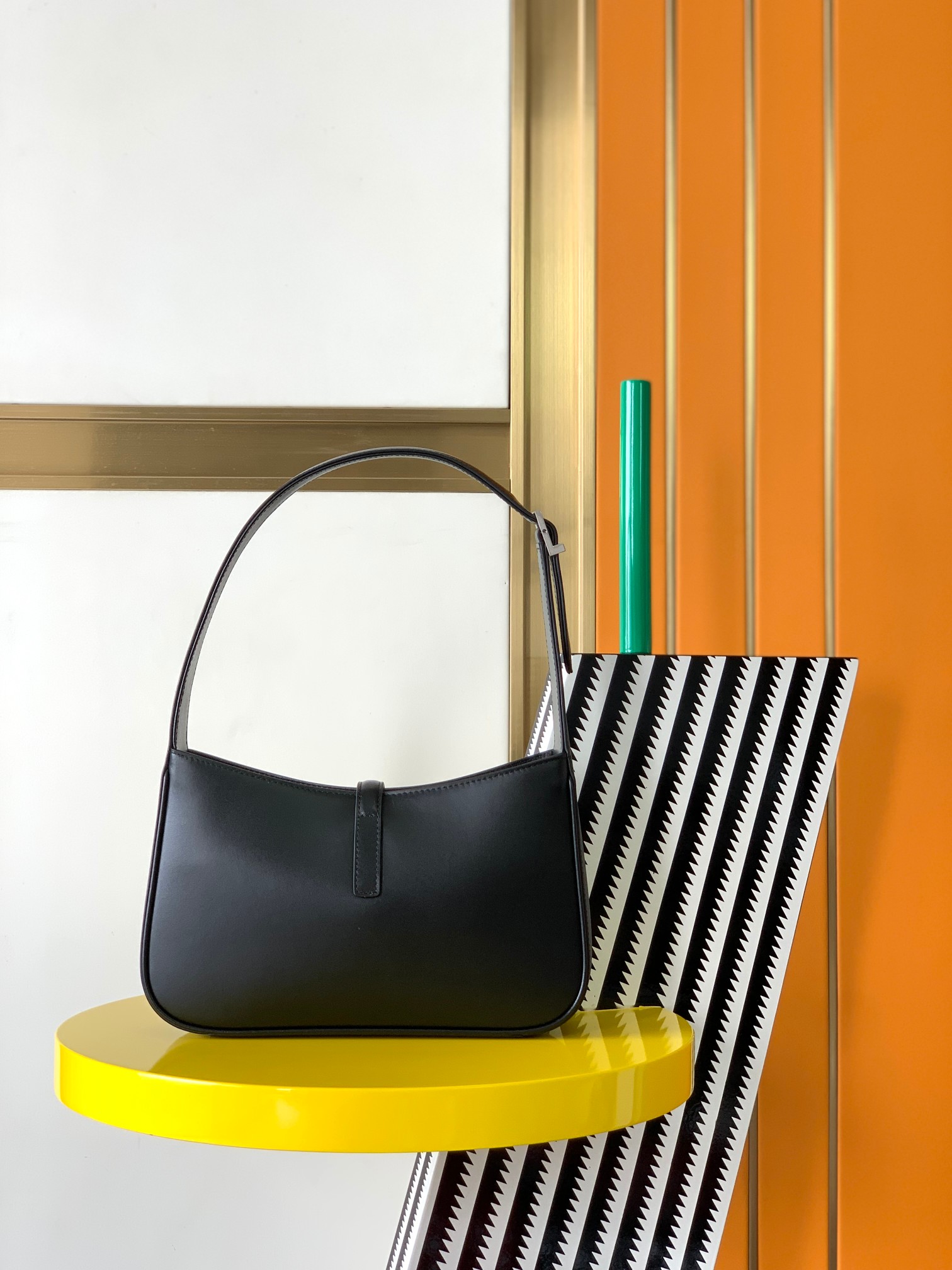 Bagsaaa Y51 LE 5 À 7 in black smooth leather silver hardware - 23 X 16 X 6,5 CM