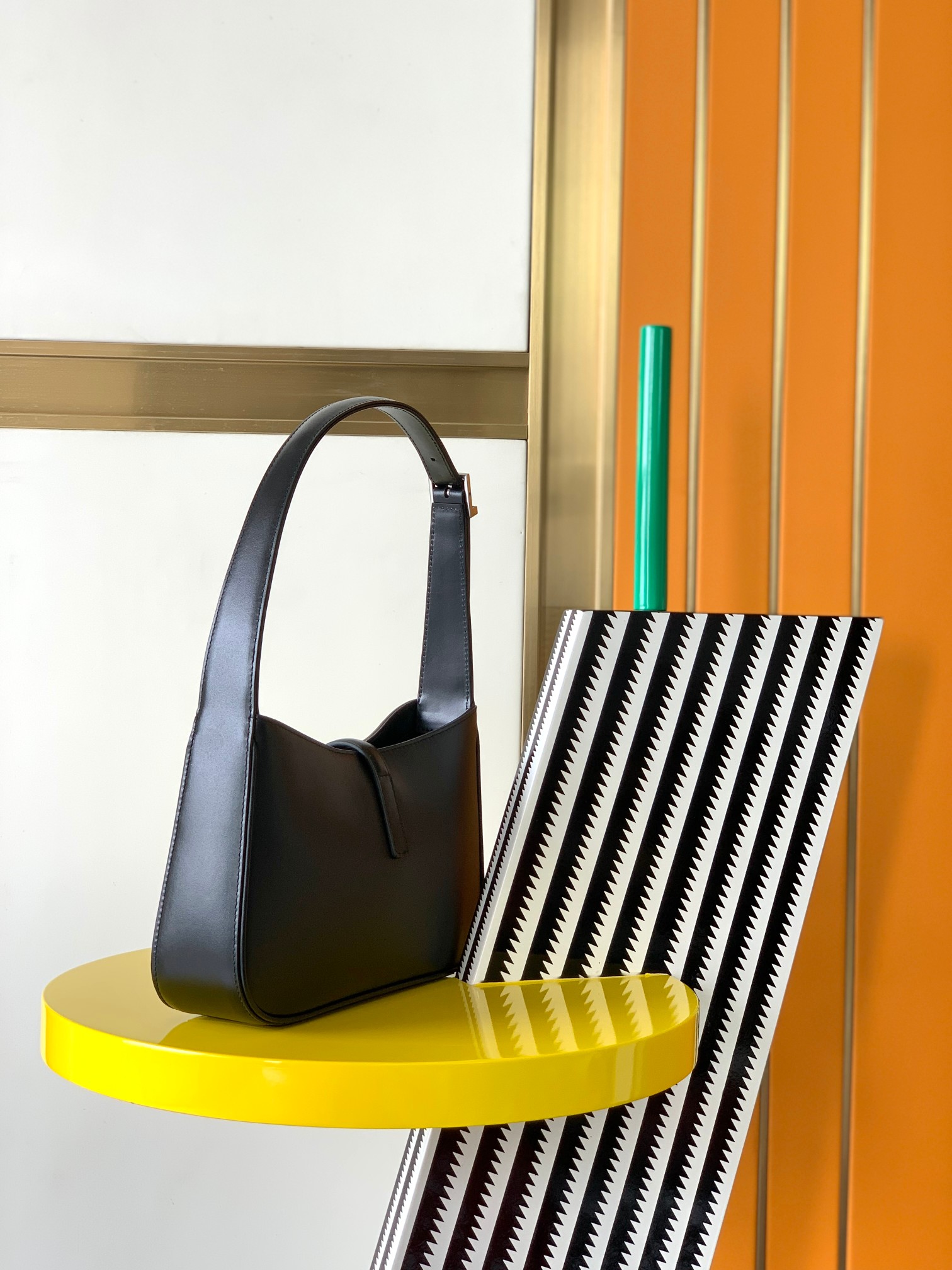 Bagsaaa Y51 LE 5 À 7 in black smooth leather silver hardware - 23 X 16 X 6,5 CM