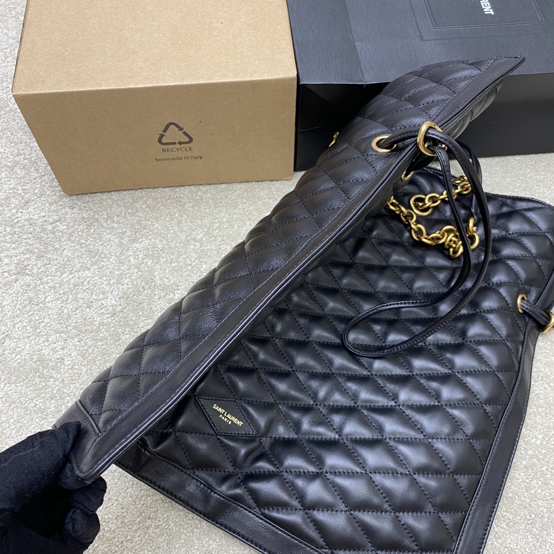 Bagsaaa Y51 Pochon Matelassé Leather Shoulder Bag - 42x36.5x1cm