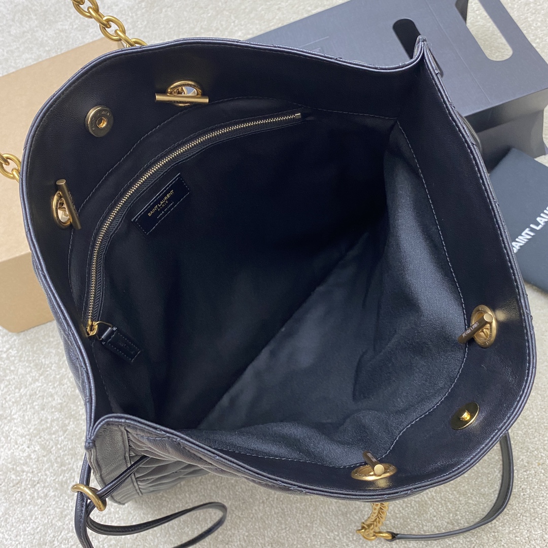 Bagsaaa Y51 Pochon Matelassé Leather Shoulder Bag - 42x36.5x1cm