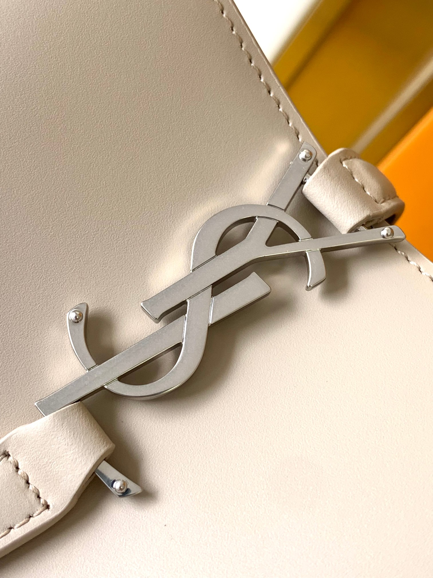 Bagsaaa Y51 Le 37 In Shiny Leather Beige - 17×20×13cm