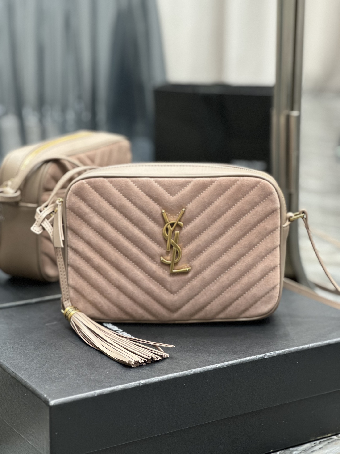 Bagsaaa Y51 Lou Camera Bag In Suede Light Pink - 23x16x6cm