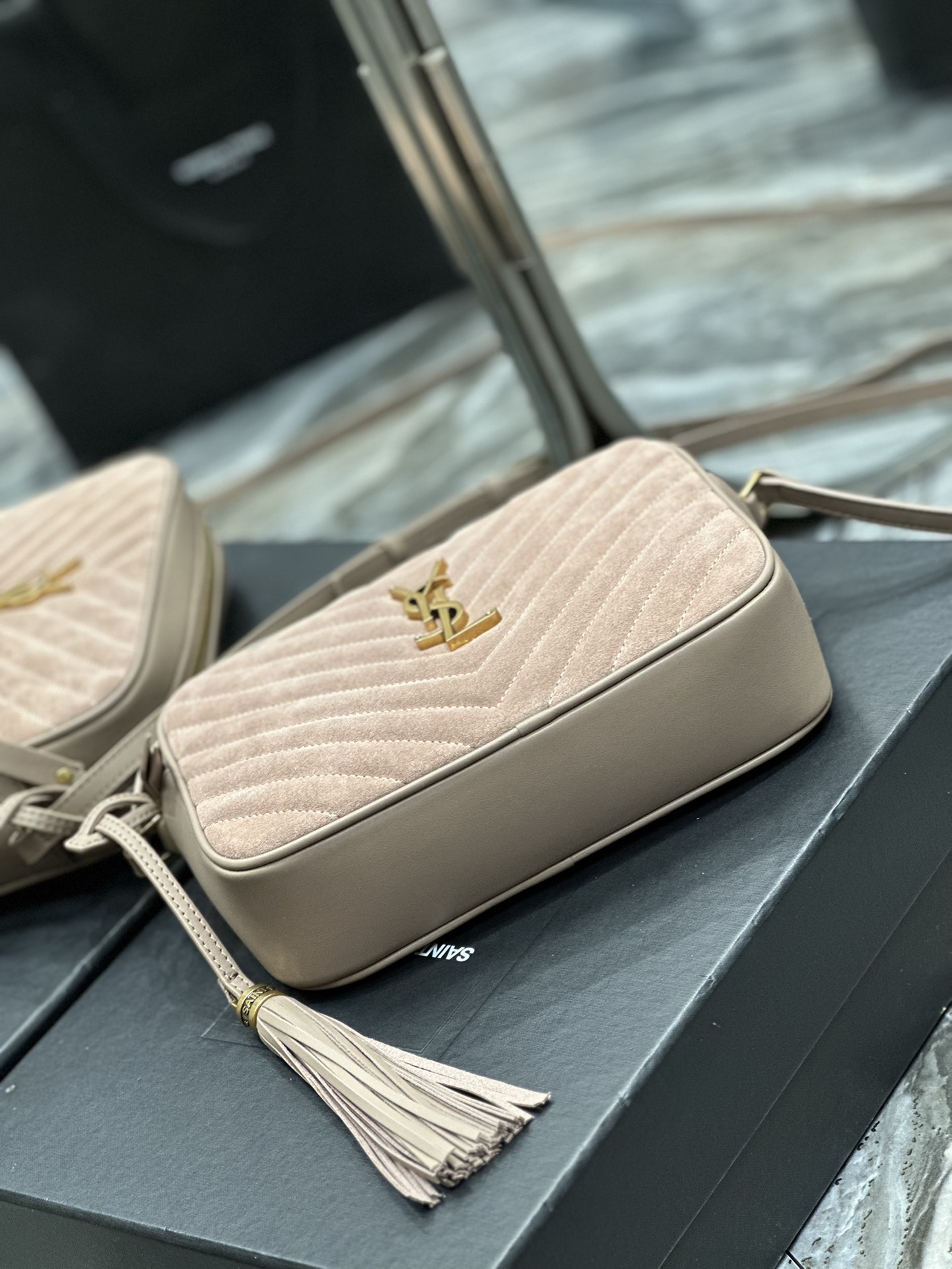 Bagsaaa Y51 Lou Camera Bag In Suede Light Pink - 23x16x6cm