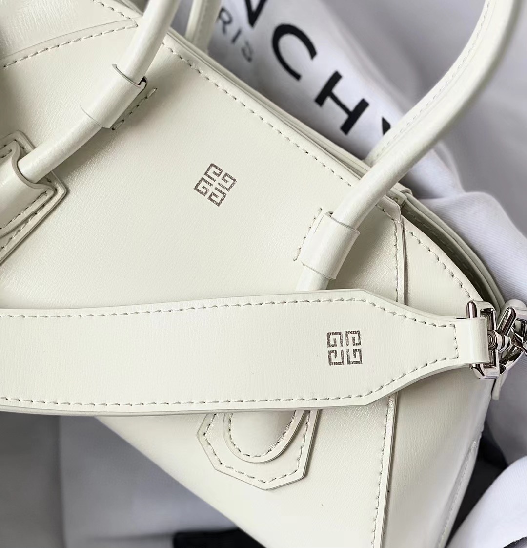 Bagsaaa Givenchy Antigona Strectch White Bag - 22*12*8cm