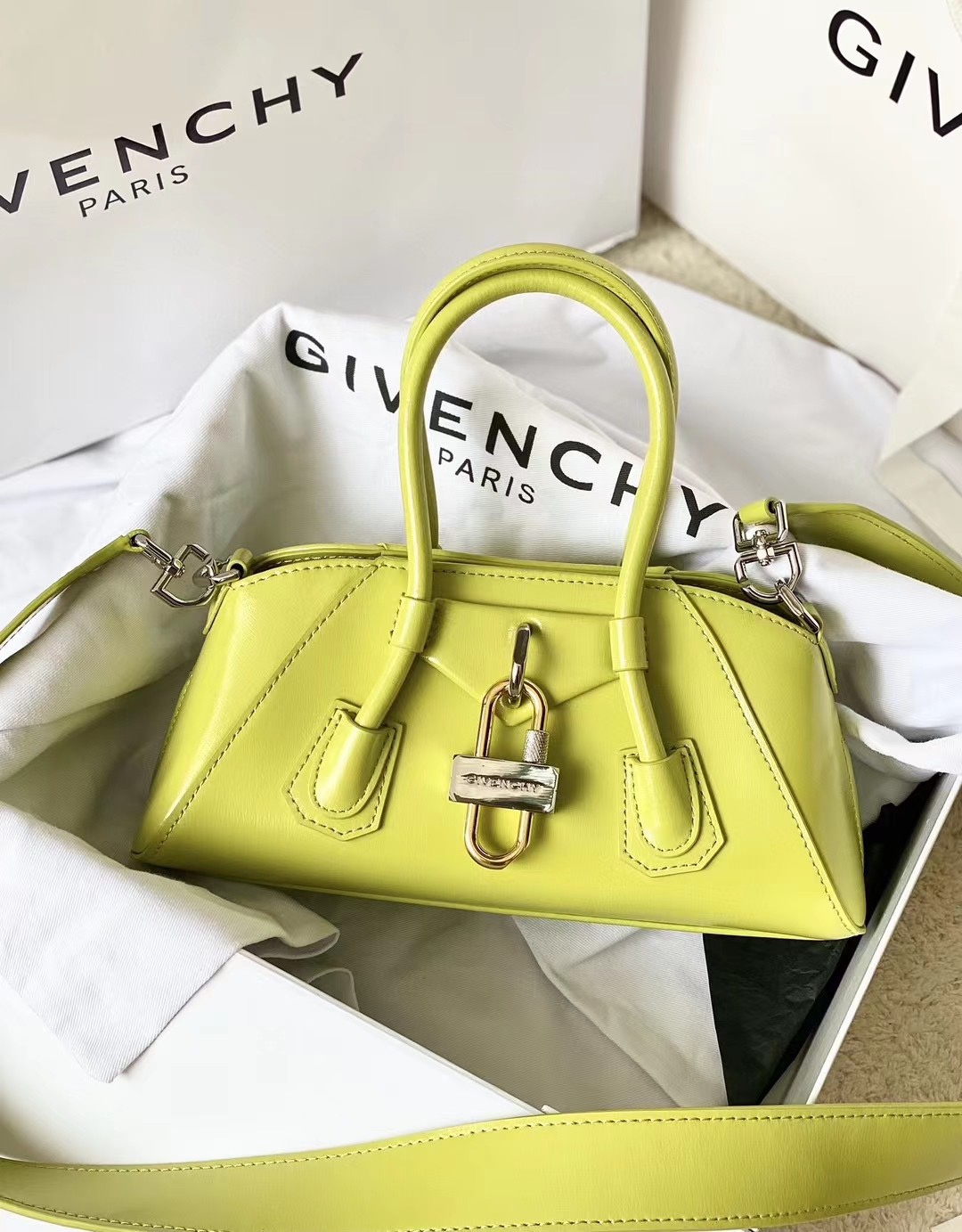 Bagsaaa Givenchy Antigona Strectch Yellow Bag - 22*12*8cm