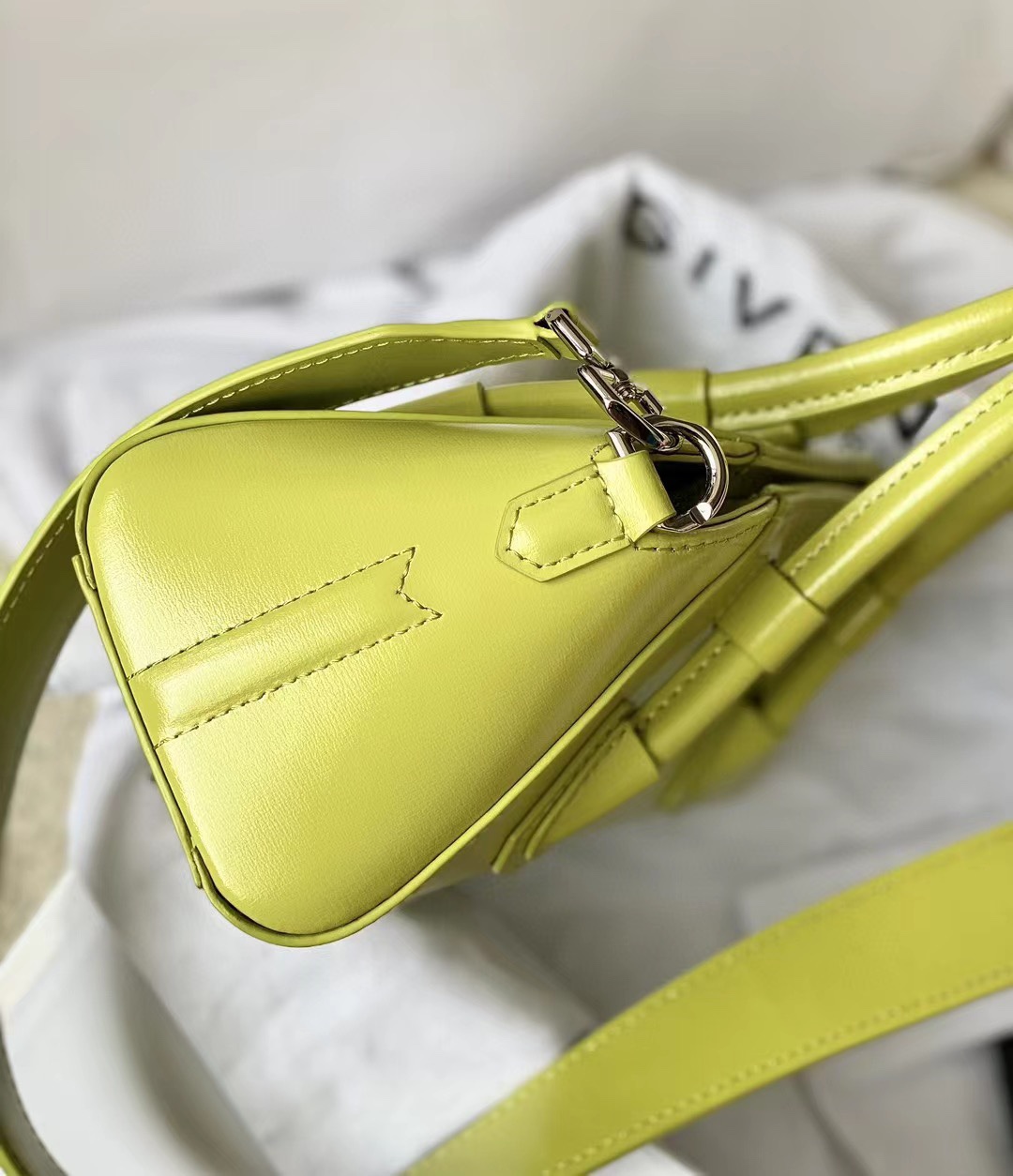 Bagsaaa Givenchy Antigona Strectch Yellow Bag - 22*12*8cm