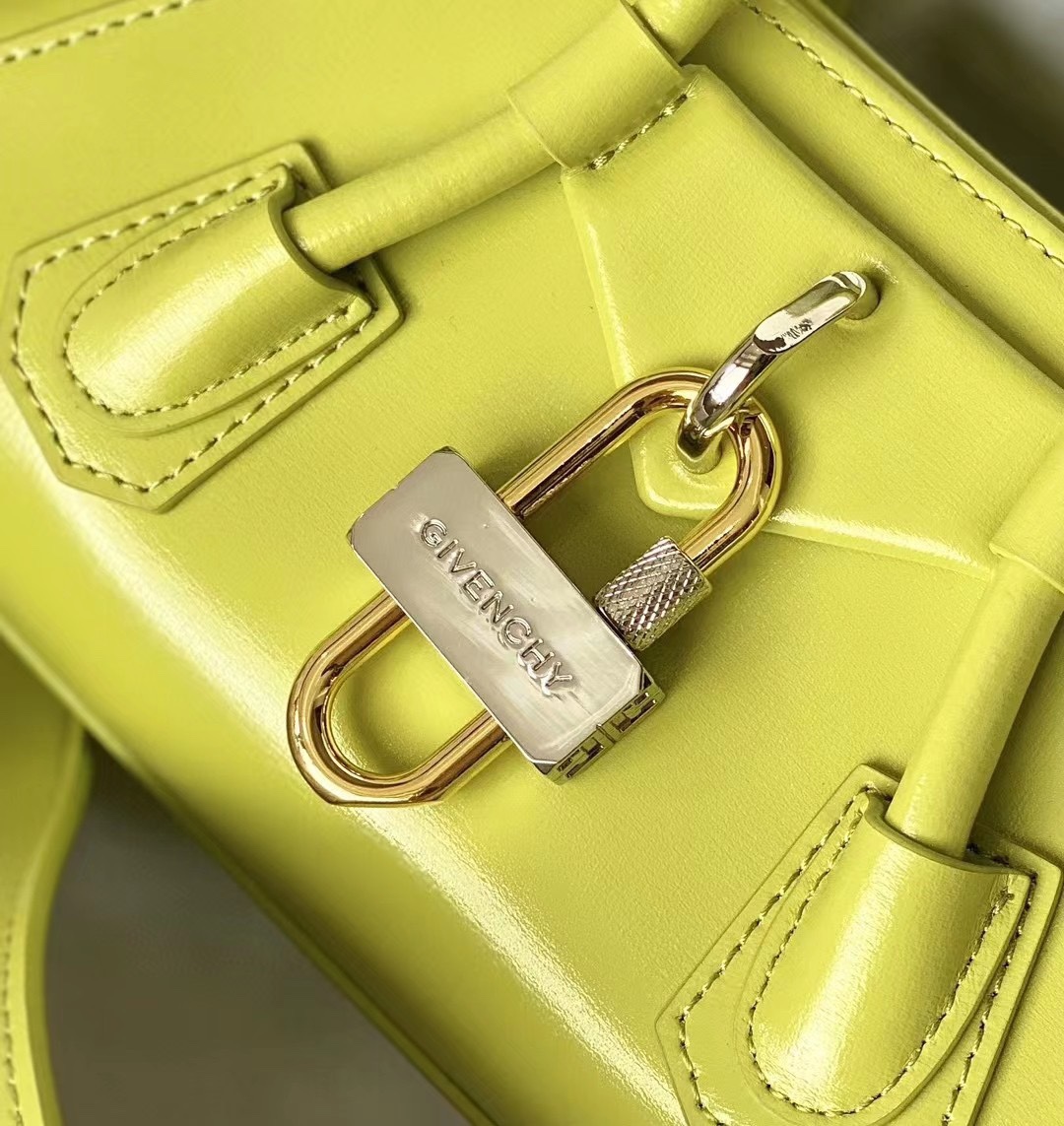 Bagsaaa Givenchy Antigona Strectch Yellow Bag - 22*12*8cm