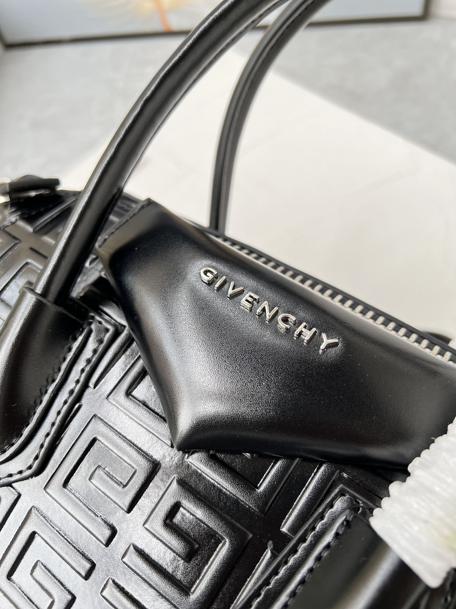 Bagsaaa Givenchy Antigona Tote Bag Black Box Leather - 28cm