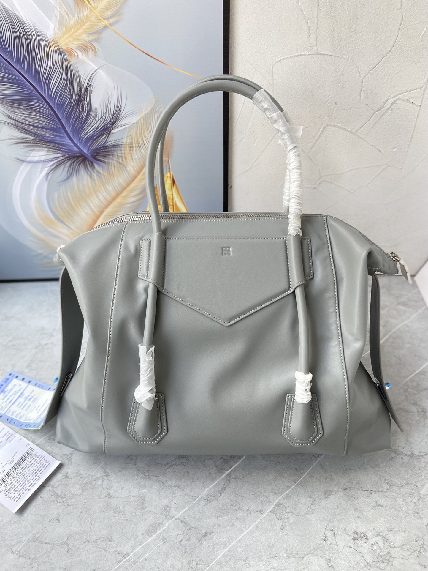 Bagsaaa Medium Antigona Soft Lock bag in grey smooth leather - 44*34*7cm
