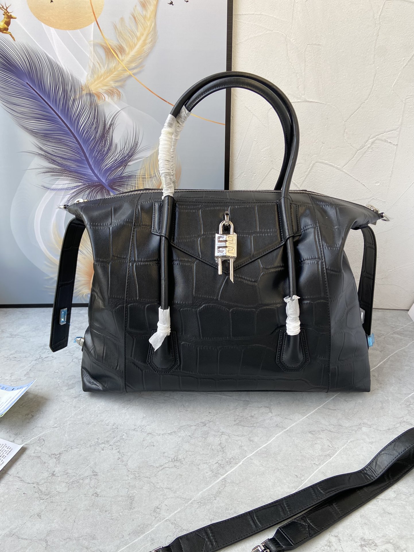 Bagsaaa Medium Antigona Soft Lock bag in black croc leather - 44*34*7cm