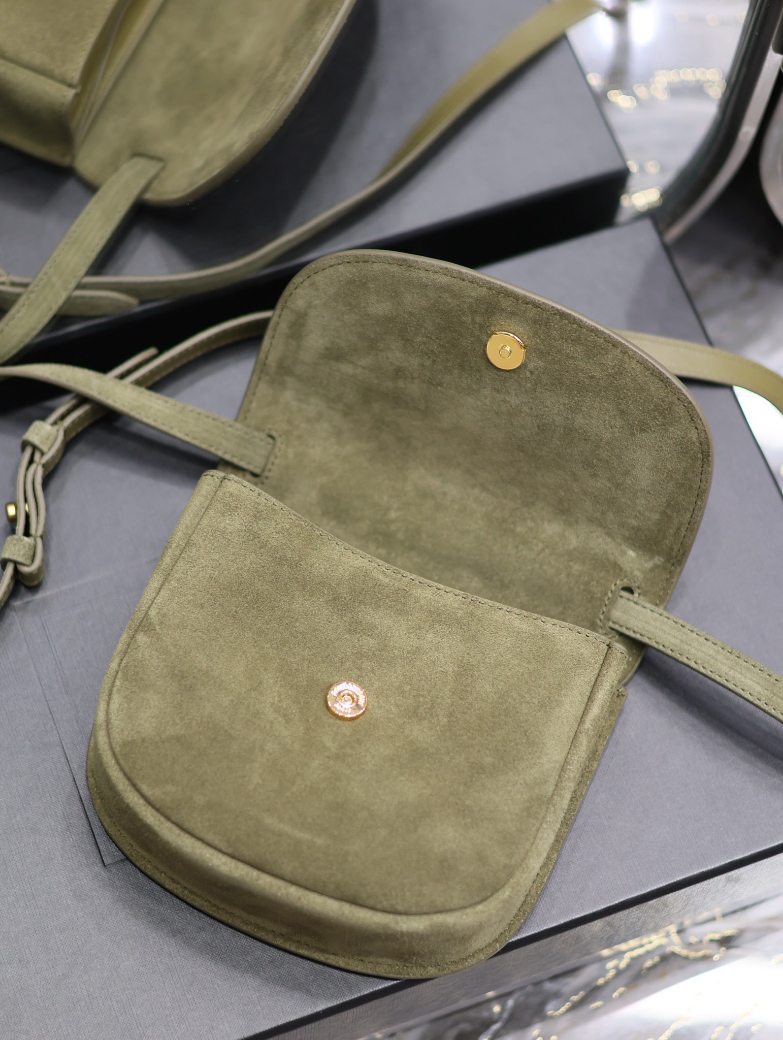 Bagsaaa Y51 Kaia Small Bag In Green Suede Leather - 18 x 15.5 x 5.5 cm