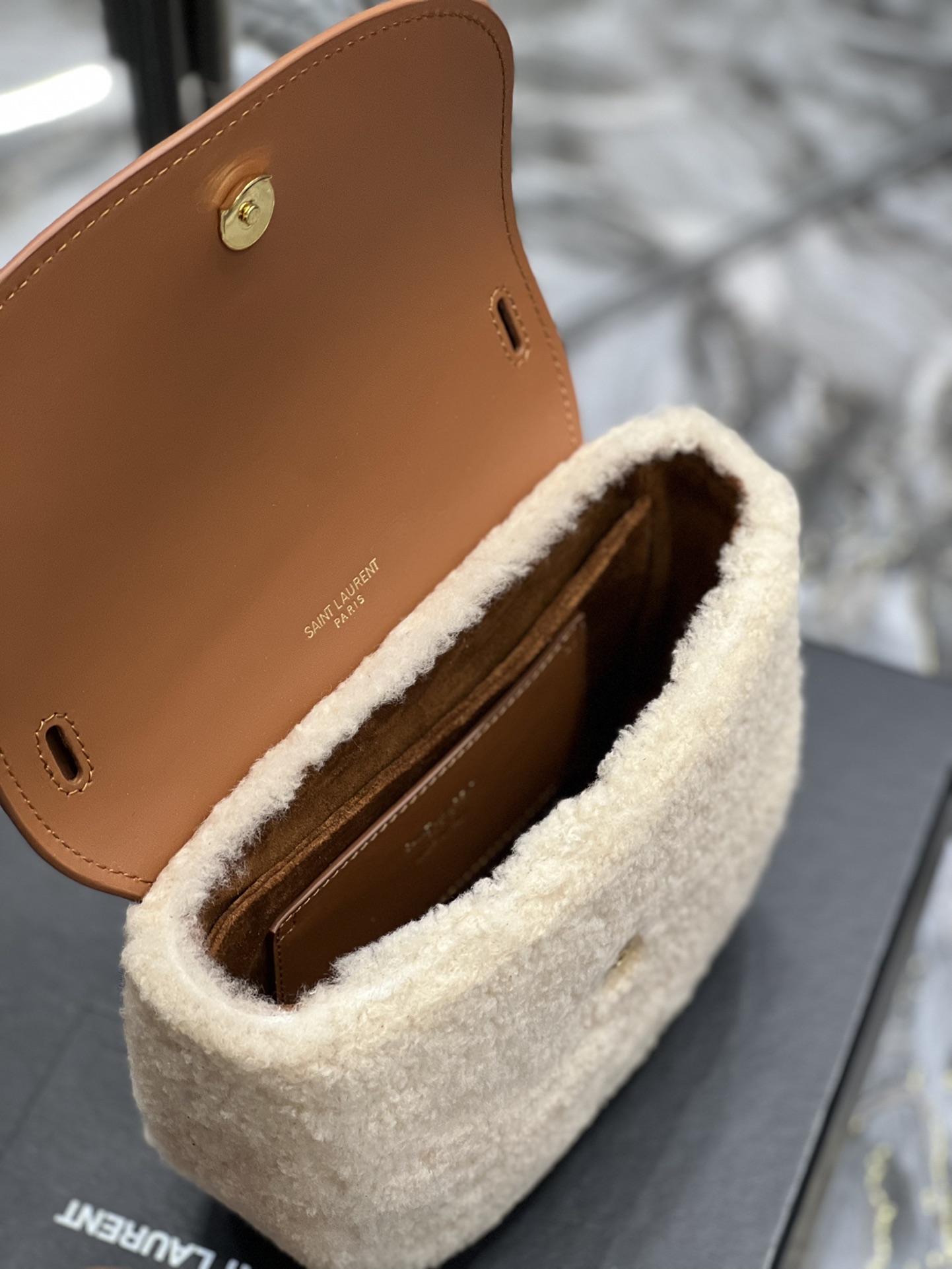 Bagsaaa Y51 Kaia Small Bag In Beige Shearling Leather - 18 x 15.5 x 5.5 cm