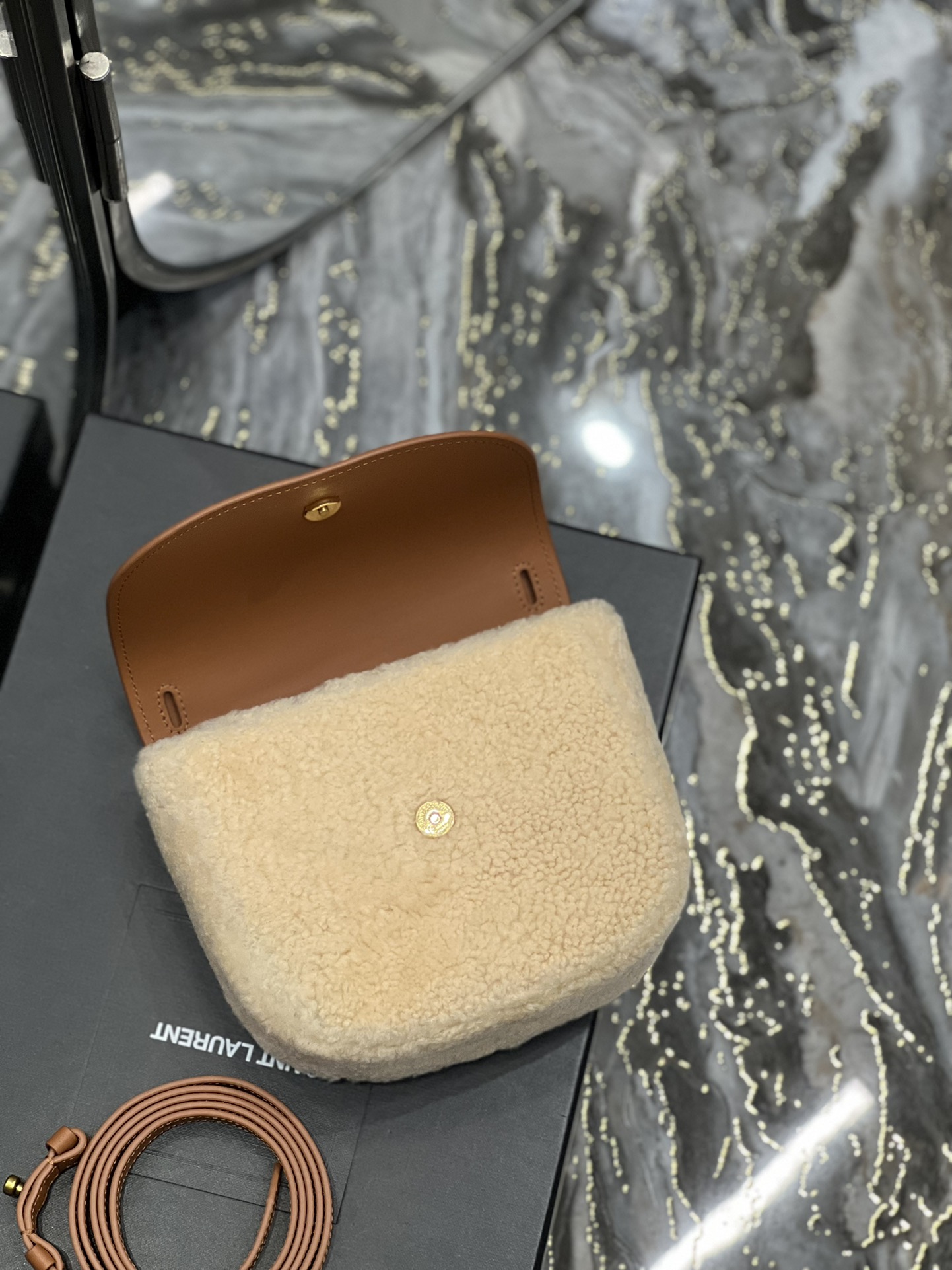 Bagsaaa Y51 Kaia Small Bag In Beige Shearling Leather - 18 x 15.5 x 5.5 cm