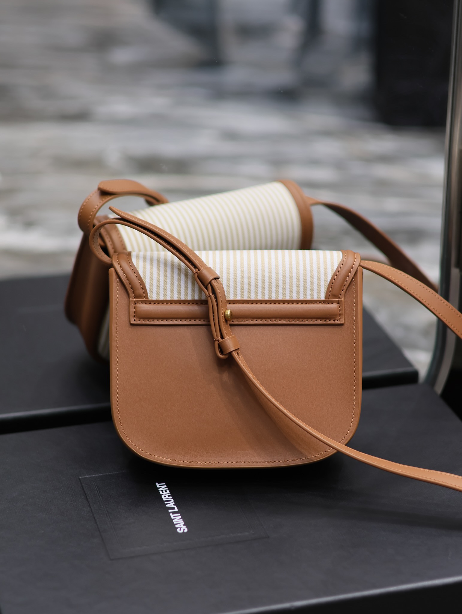 Bagsaaa Y51 Kaia Small Bag In White and Brown Leather - 18 x 15.5 x 5.5 cm
