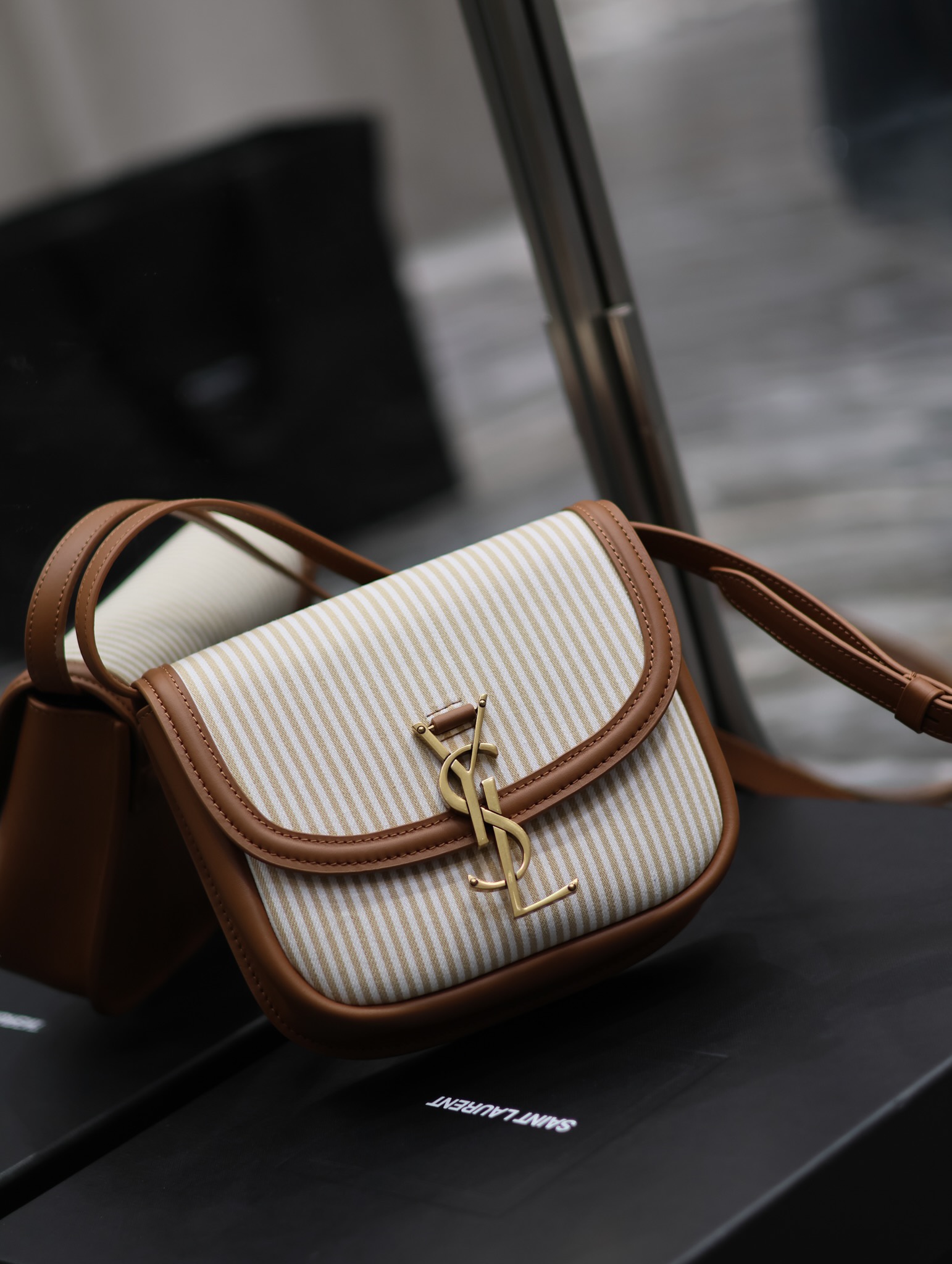 Bagsaaa Y51 Kaia Small Bag In White and Brown Leather - 18 x 15.5 x 5.5 cm