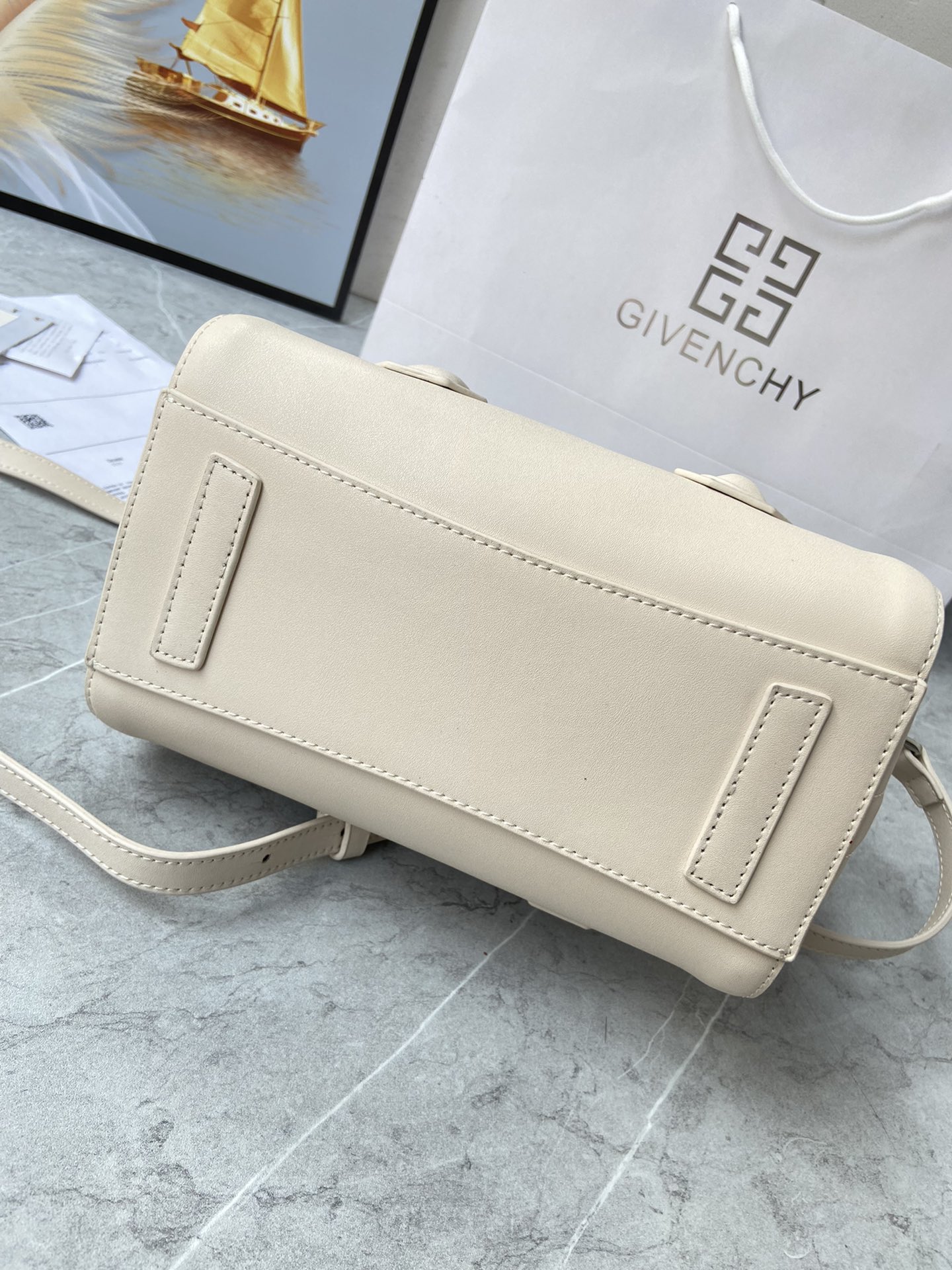 Bagsaaa Givenchy Antigona Lock Tote Bag Cream - 23*27*13cm