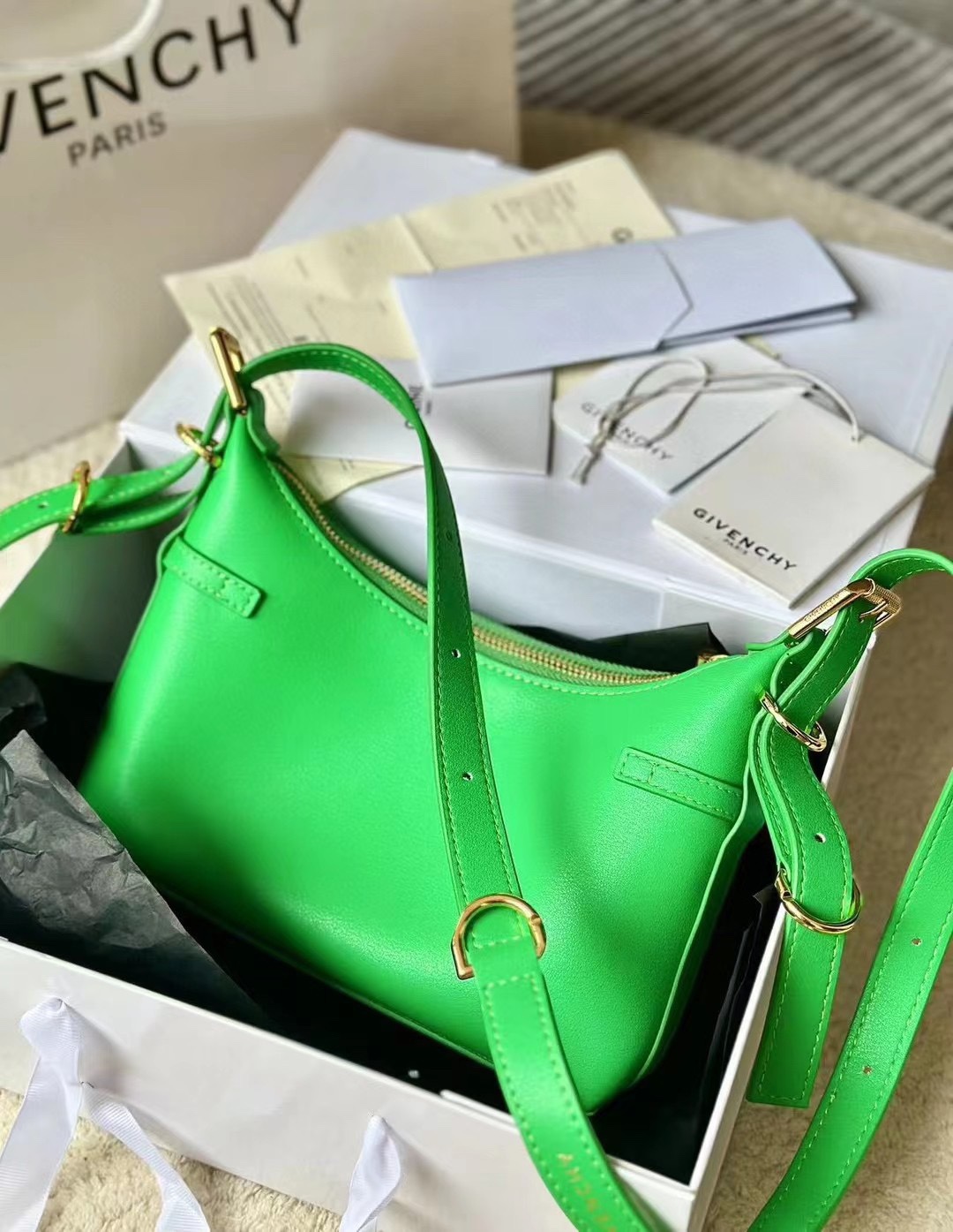 Bagsaaa Givenchy Green Voyou Shoulder Bag - 24*18*3.5cm