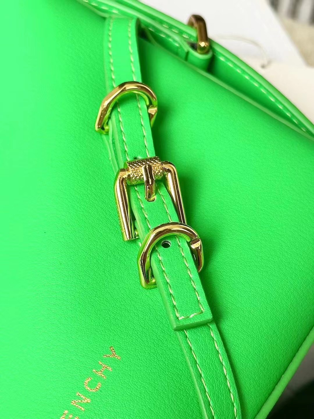 Bagsaaa Givenchy Green Voyou Shoulder Bag - 24*18*3.5cm