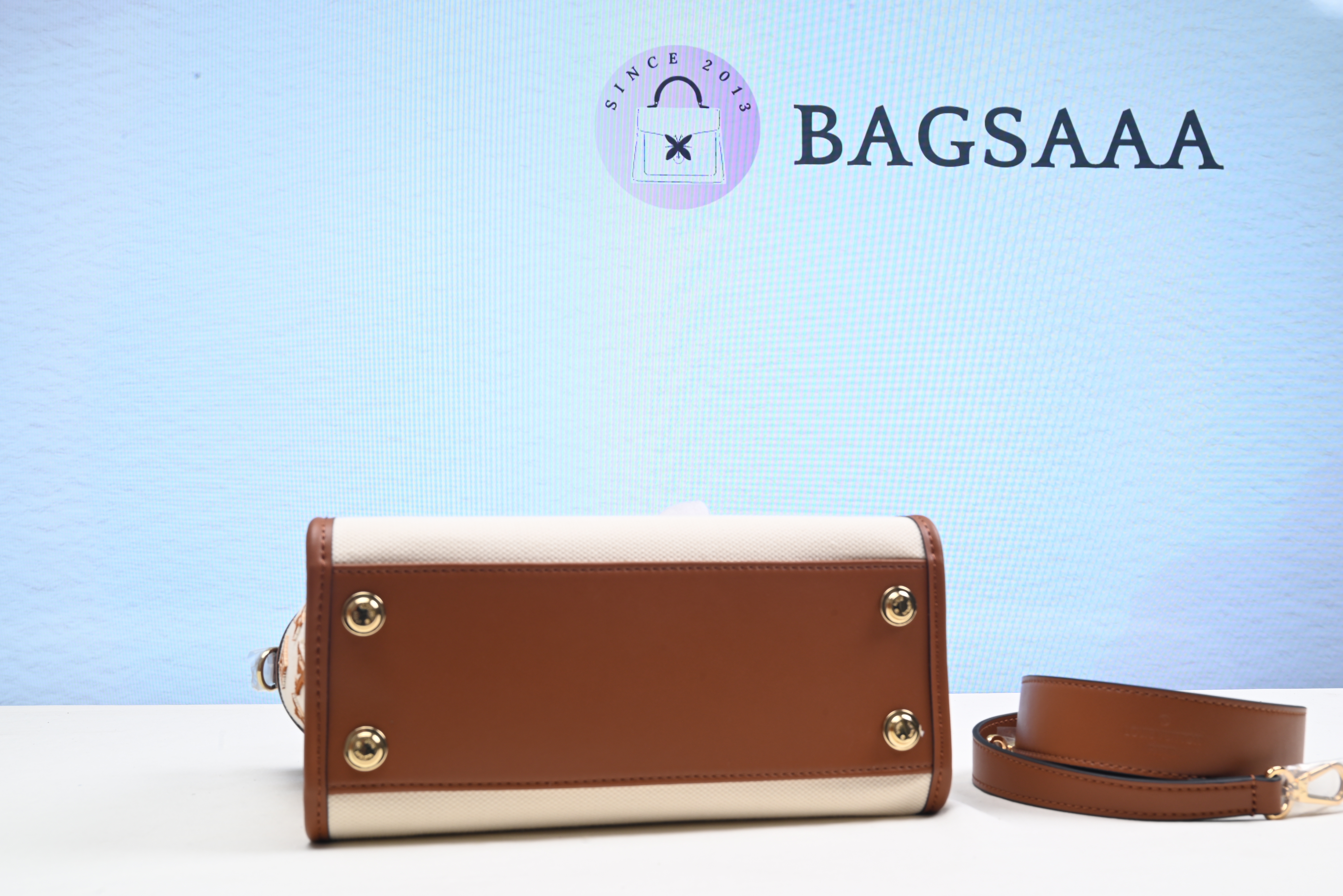 Bagsaaa L0vis Vvtt0n On My Side PM Caramel Brown - 25 x 20 x 12 cm