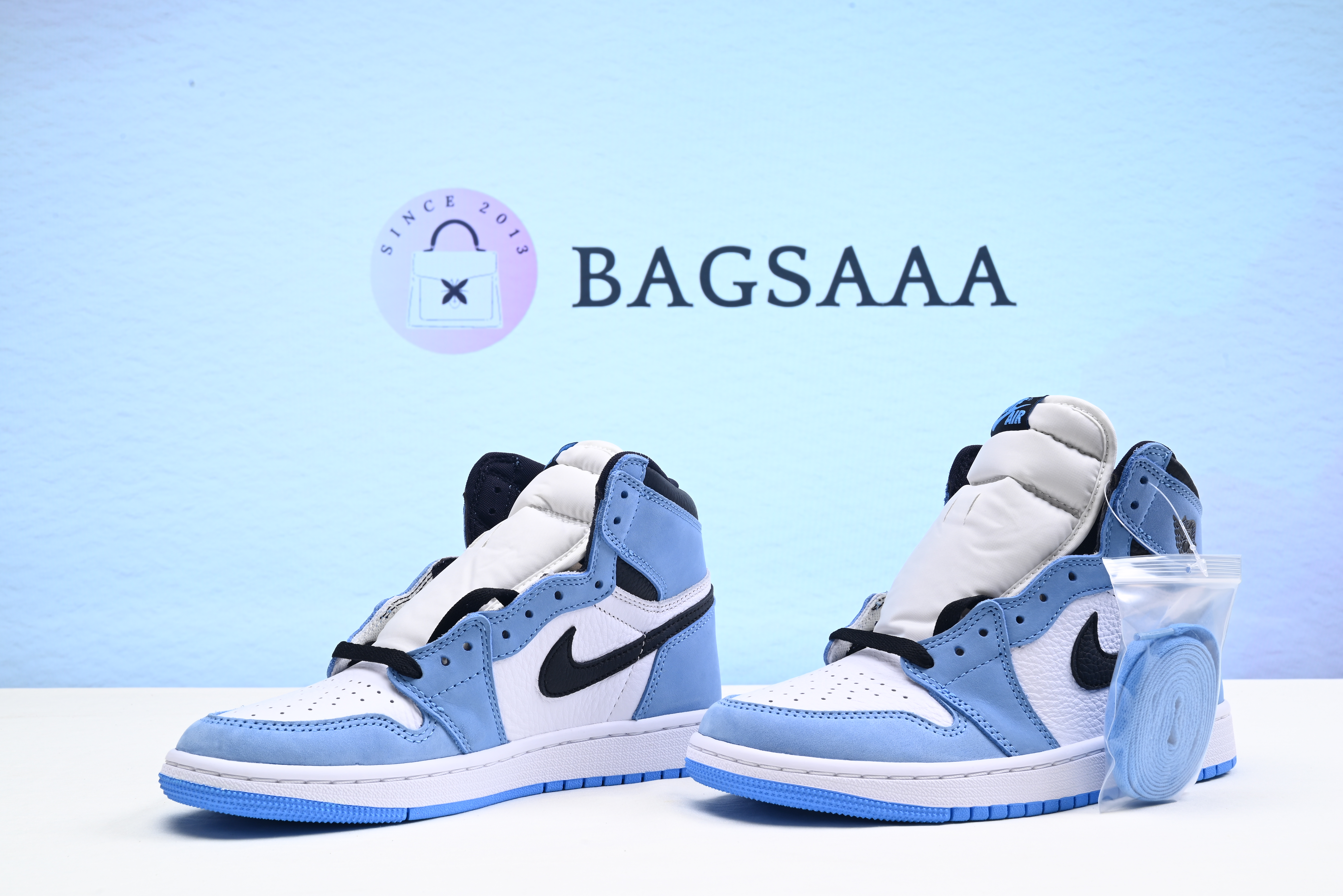 Jordan 1 Retro High White University Blue Black
