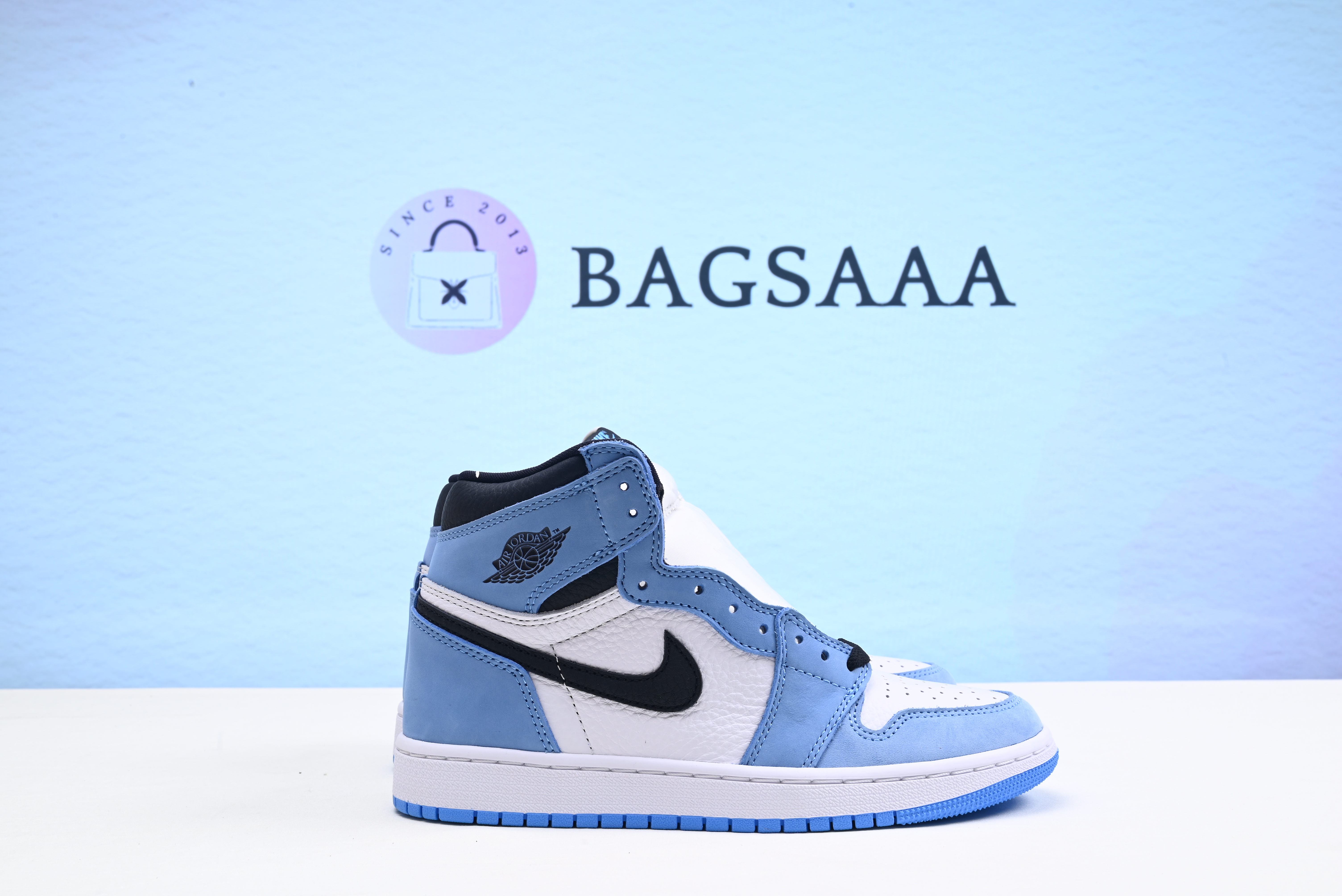 Jordan 1 Retro High White University Blue Black