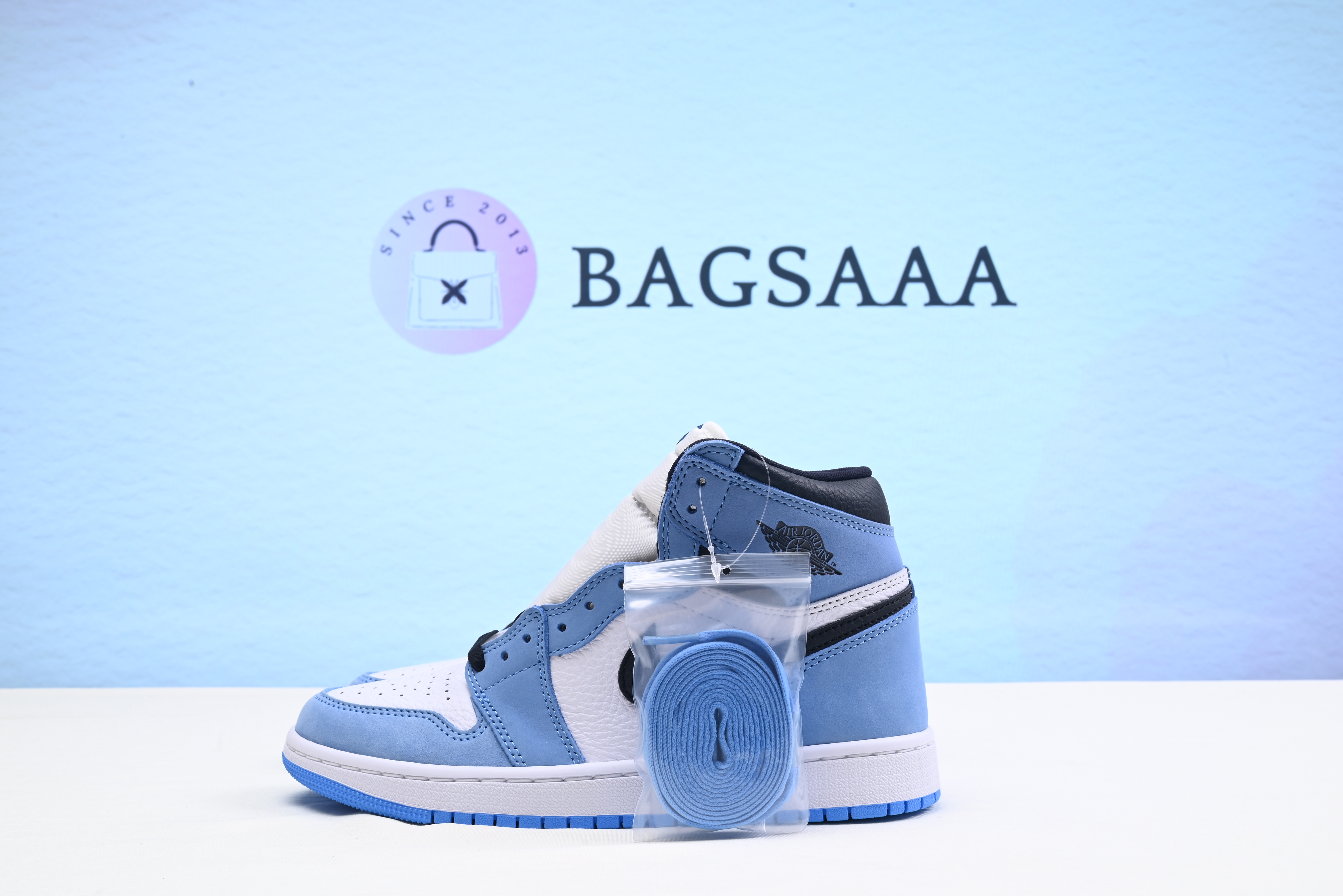 Jordan 1 Retro High White University Blue Black