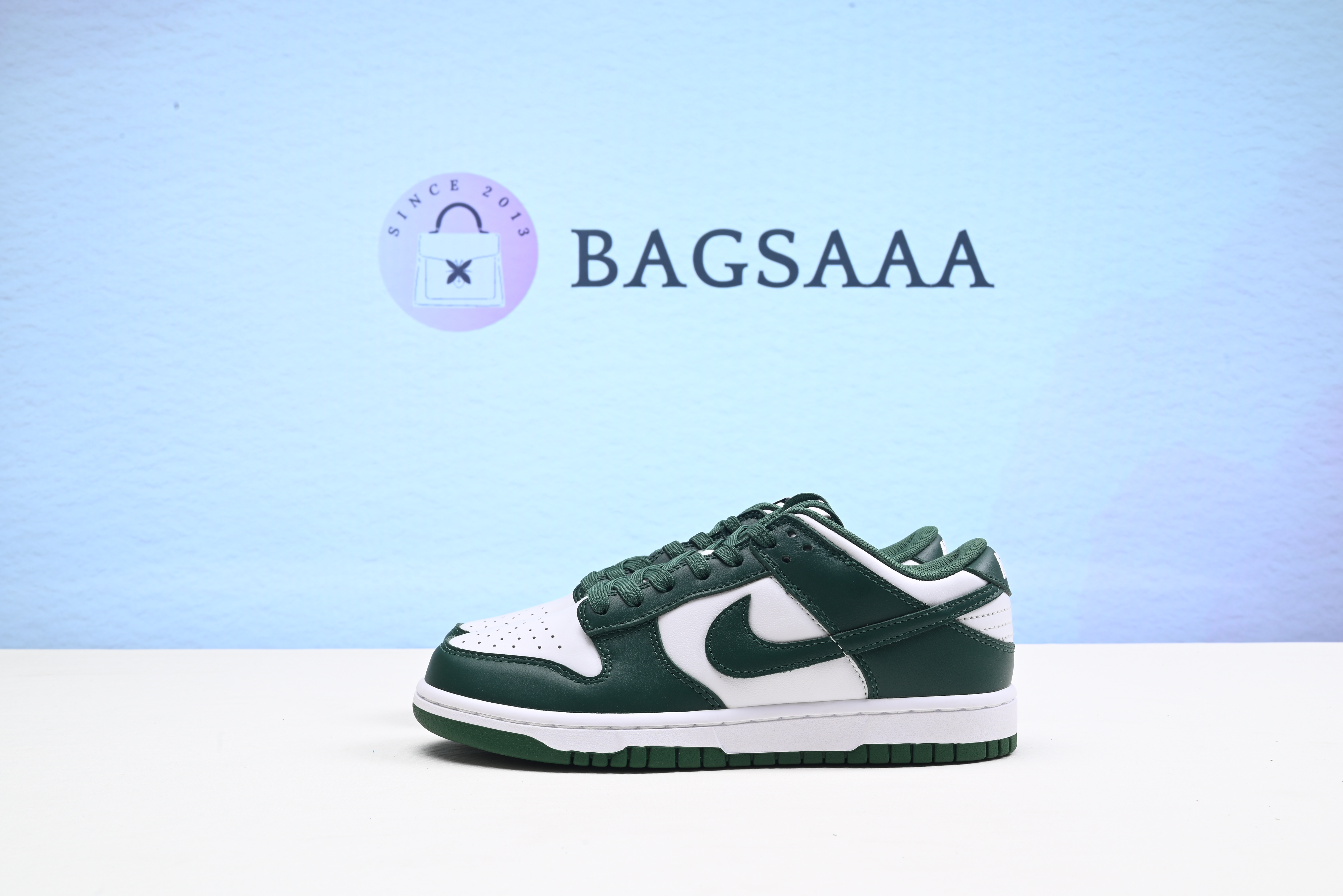 Nike Dunk Low Soon Available in "Spartan Green"