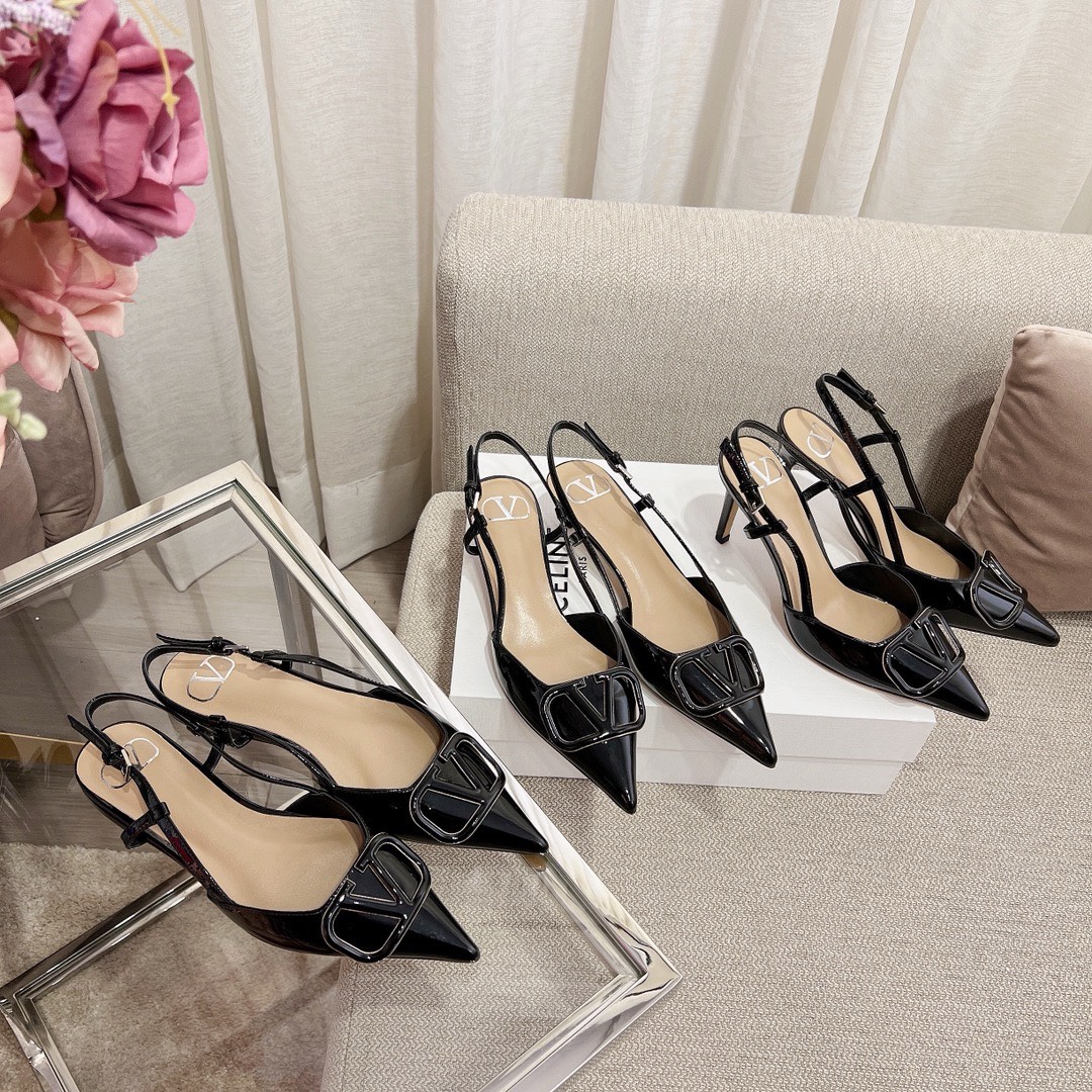 Bagsaaa Va1e*ntin0 Signature Vlogo Slingback Black