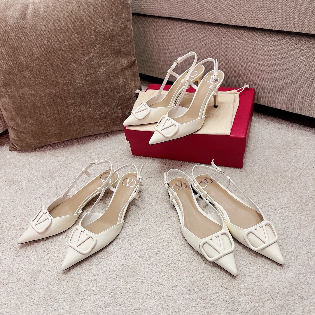 Bagsaaa Va1e*ntin0 Signature Vlogo Slingback White