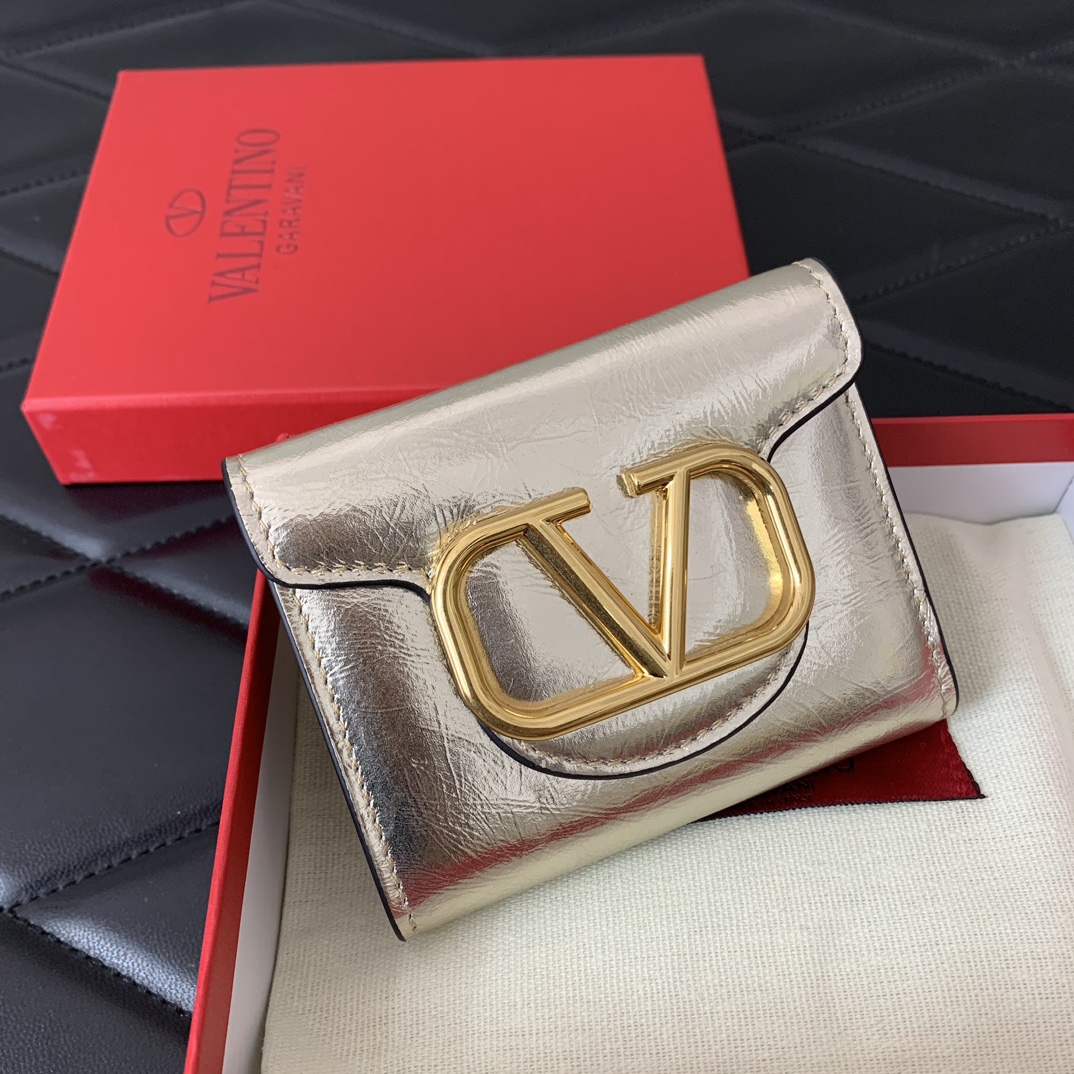 Bagsaaa Va1e*ntin0 Garavani Trifold Wallet 10cm