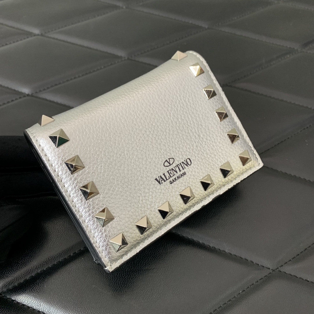 Bagsaaa Va1e*ntin0 Garavani Silver Rockstud Wallet