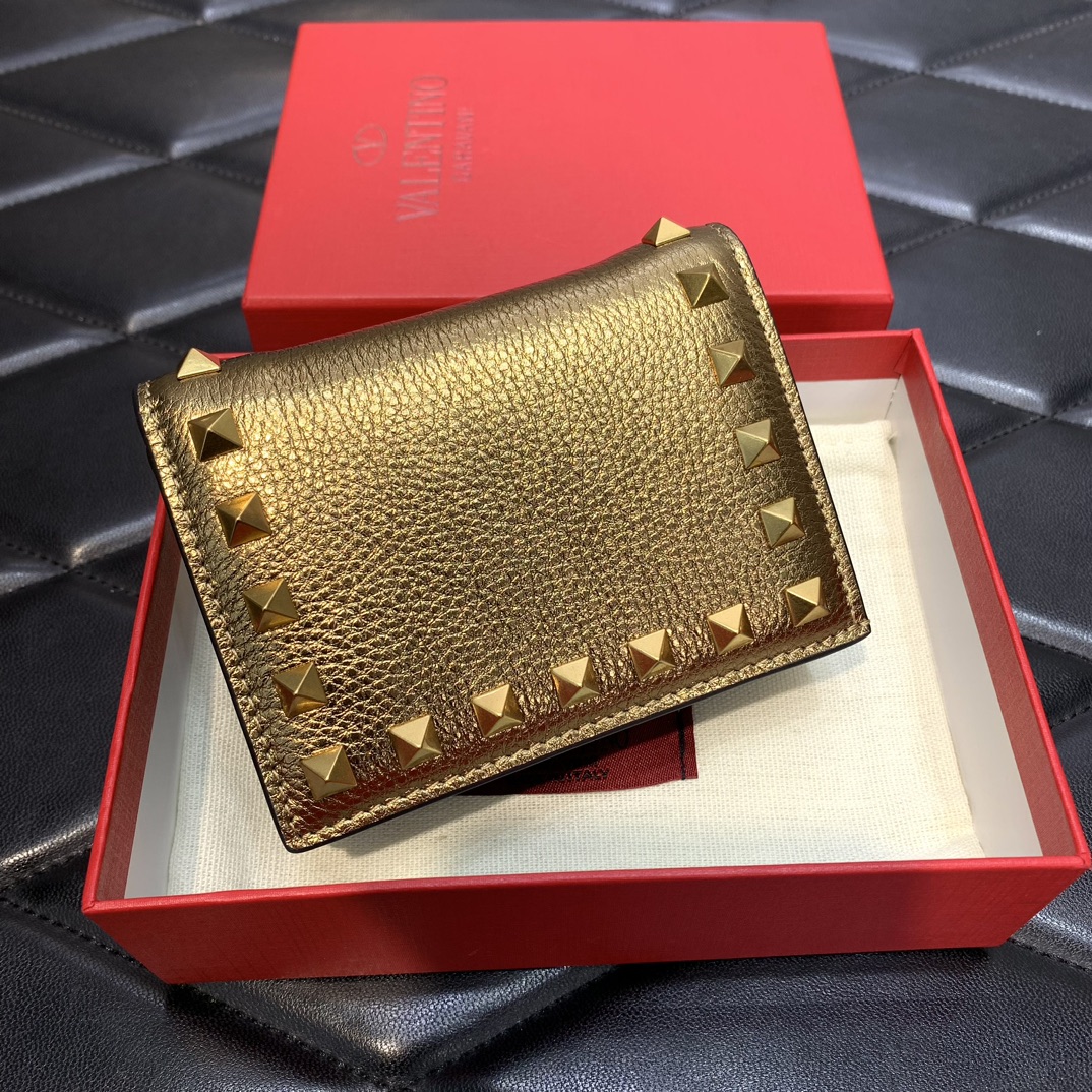 Bagsaaa Va1e*ntin0 Garavani Gold Rockstud Wallet