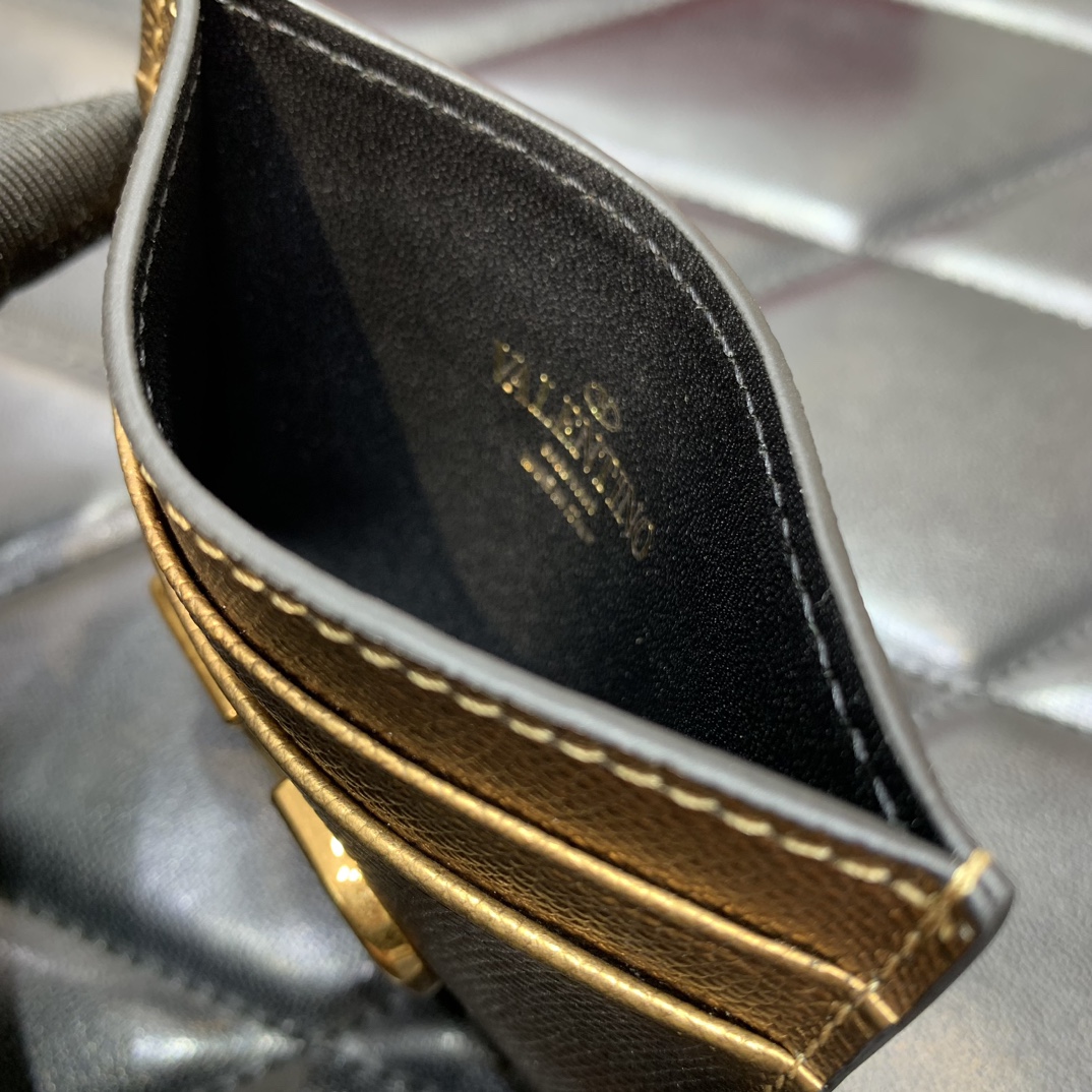 Bagsaaa Va1e*ntin0 VLogo Signature metallic cardholder