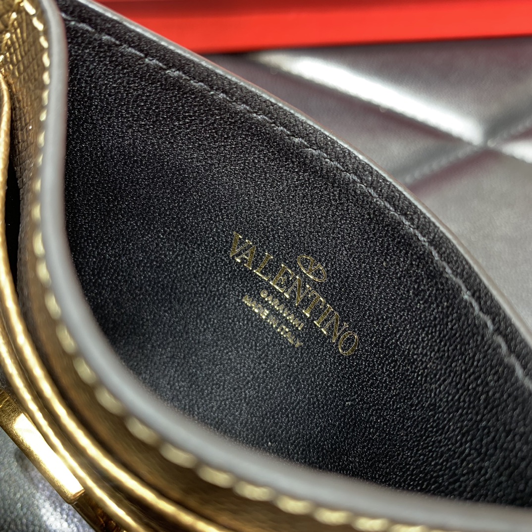 Bagsaaa Va1e*ntin0 VLogo Signature metallic cardholder