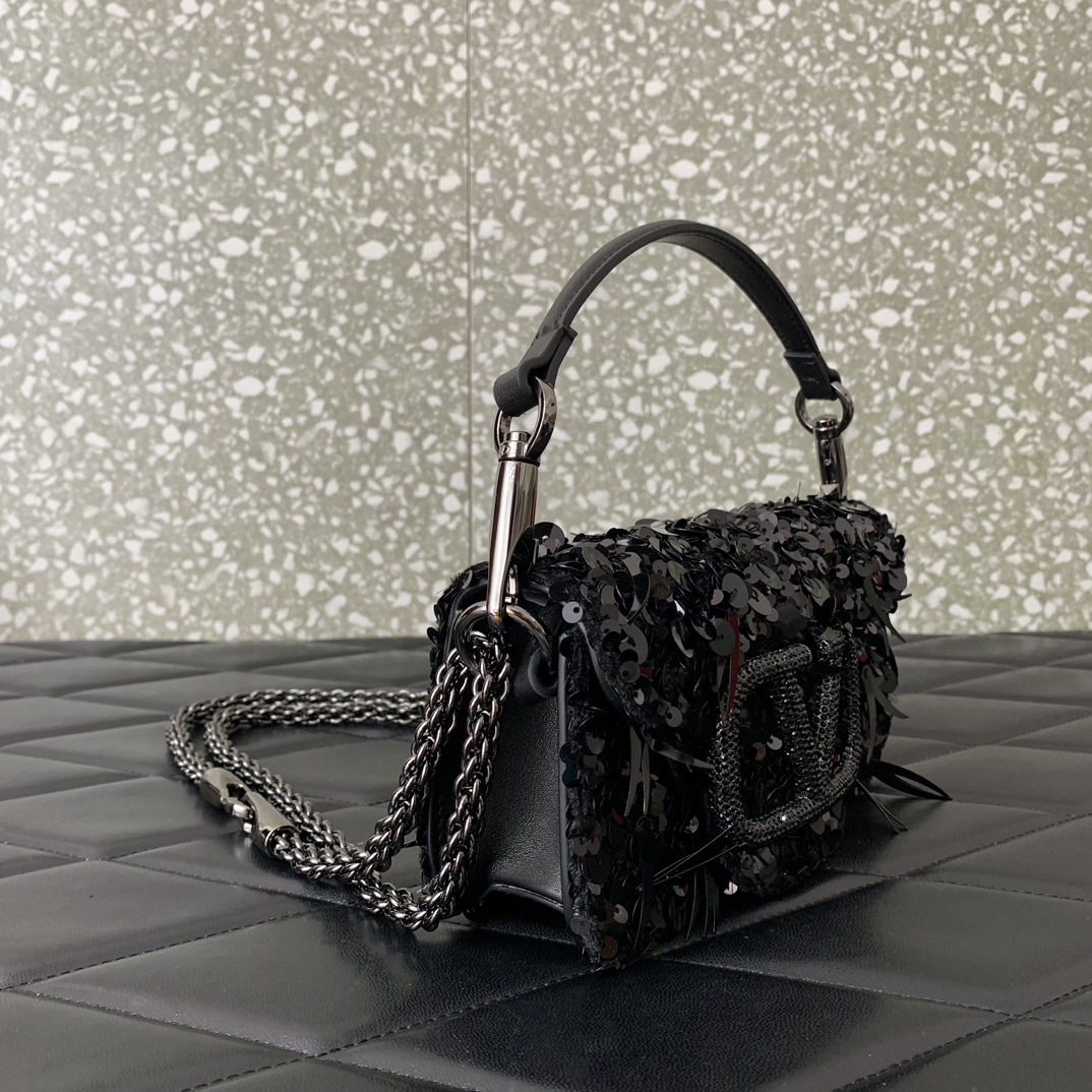 Bagsaaa Va1e*ntin0 VLogo Signature Foldover Top Mini Black Shoulder Bag - 19x10.5x5cm