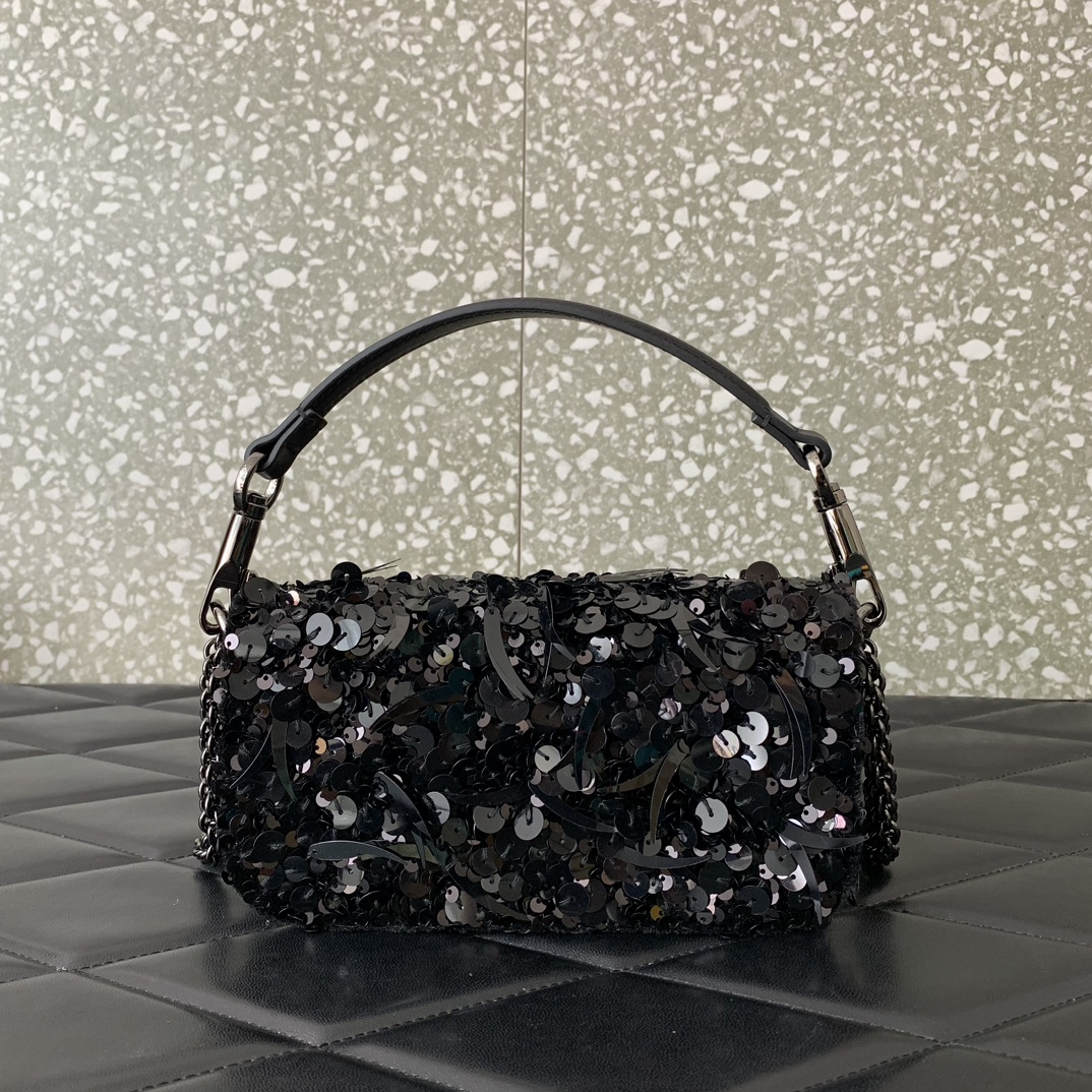 Bagsaaa Va1e*ntin0 VLogo Signature Foldover Top Mini Black Shoulder Bag - 19x10.5x5cm