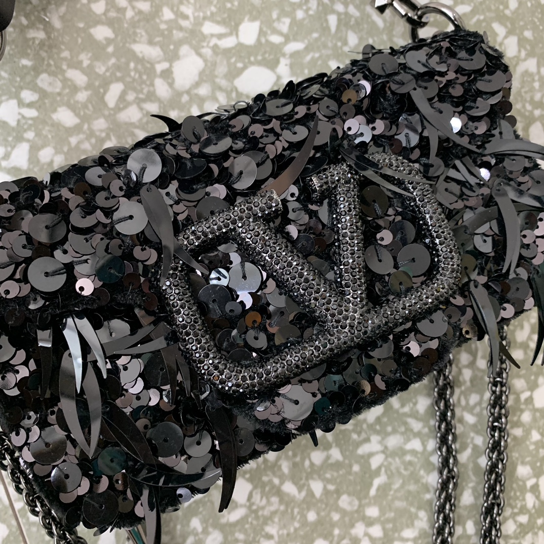 Bagsaaa Va1e*ntin0 VLogo Signature Foldover Top Mini Black Shoulder Bag - 19x10.5x5cm