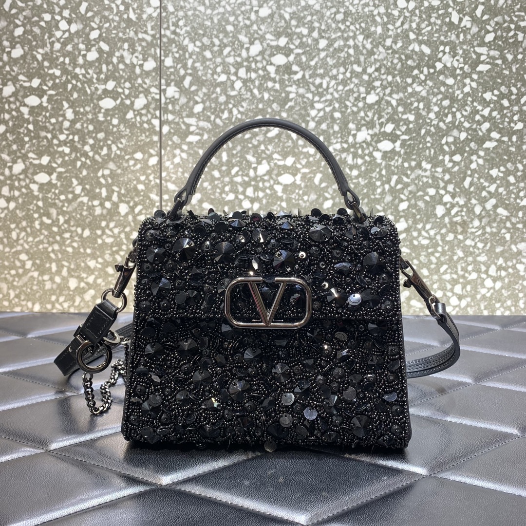 Bagsaaa Va1e*ntin0 Garavani Embellished Locó Top-Handle 3D Sequins Black Bag - 19x13x9cm