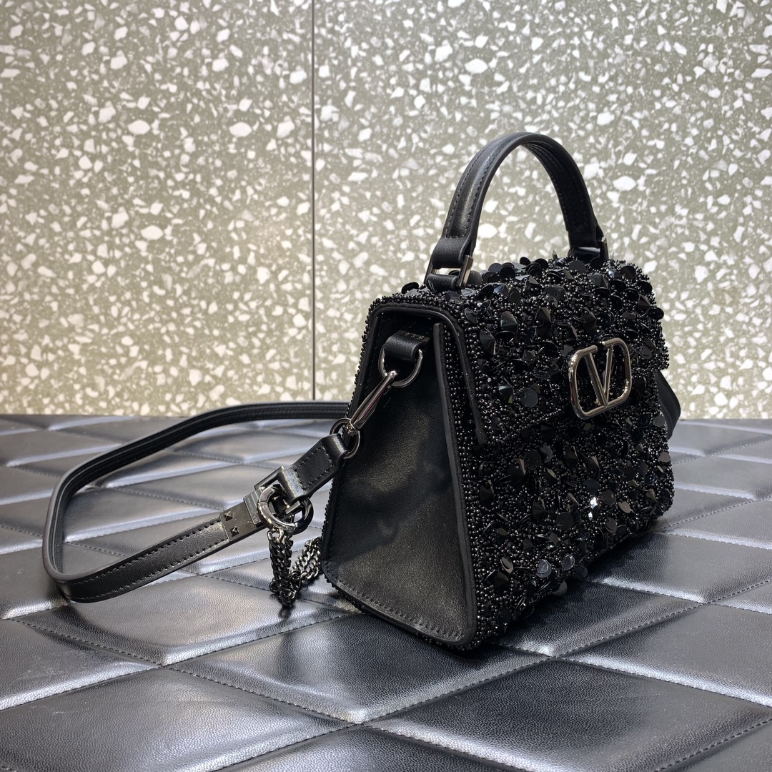 Bagsaaa Va1e*ntin0 Garavani Embellished Locó Top-Handle 3D Sequins Black Bag - 19x13x9cm