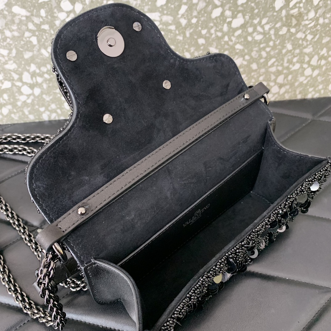 Bagsaaa Va1e*ntin0 Garavani Loco Small VLOGO Sequins Shoulder Bag - 19x10.5x5cm