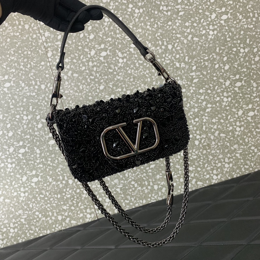 Bagsaaa Va1e*ntin0 Garavani Loco Small VLOGO Sequins Shoulder Bag - 19x10.5x5cm