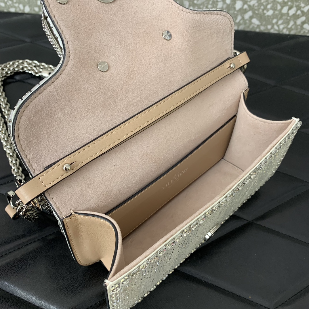 Bagsaaa Va1e*ntin0 Garavani Loco Small VLOGO White Crystal Shoulder Bag