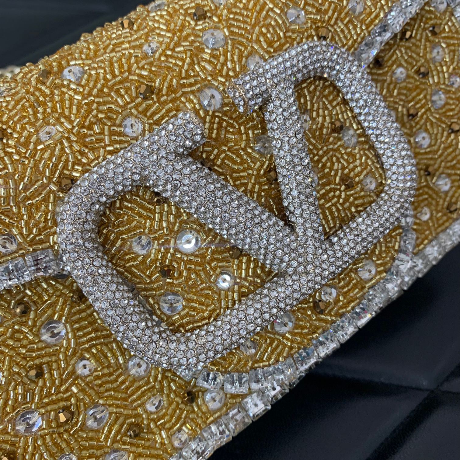Bagsaaa Va1e*ntin0 Garavani Loco Small VLOGO Yellow Crystal Shoulder Bag