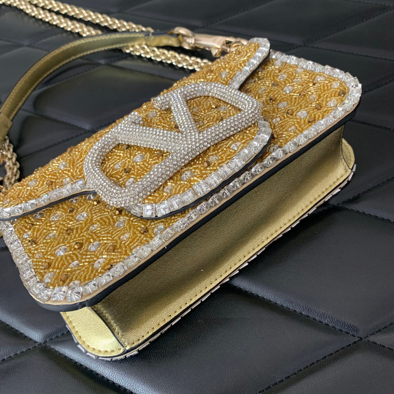 Bagsaaa Va1e*ntin0 Garavani Loco Small VLOGO Yellow Crystal Shoulder Bag