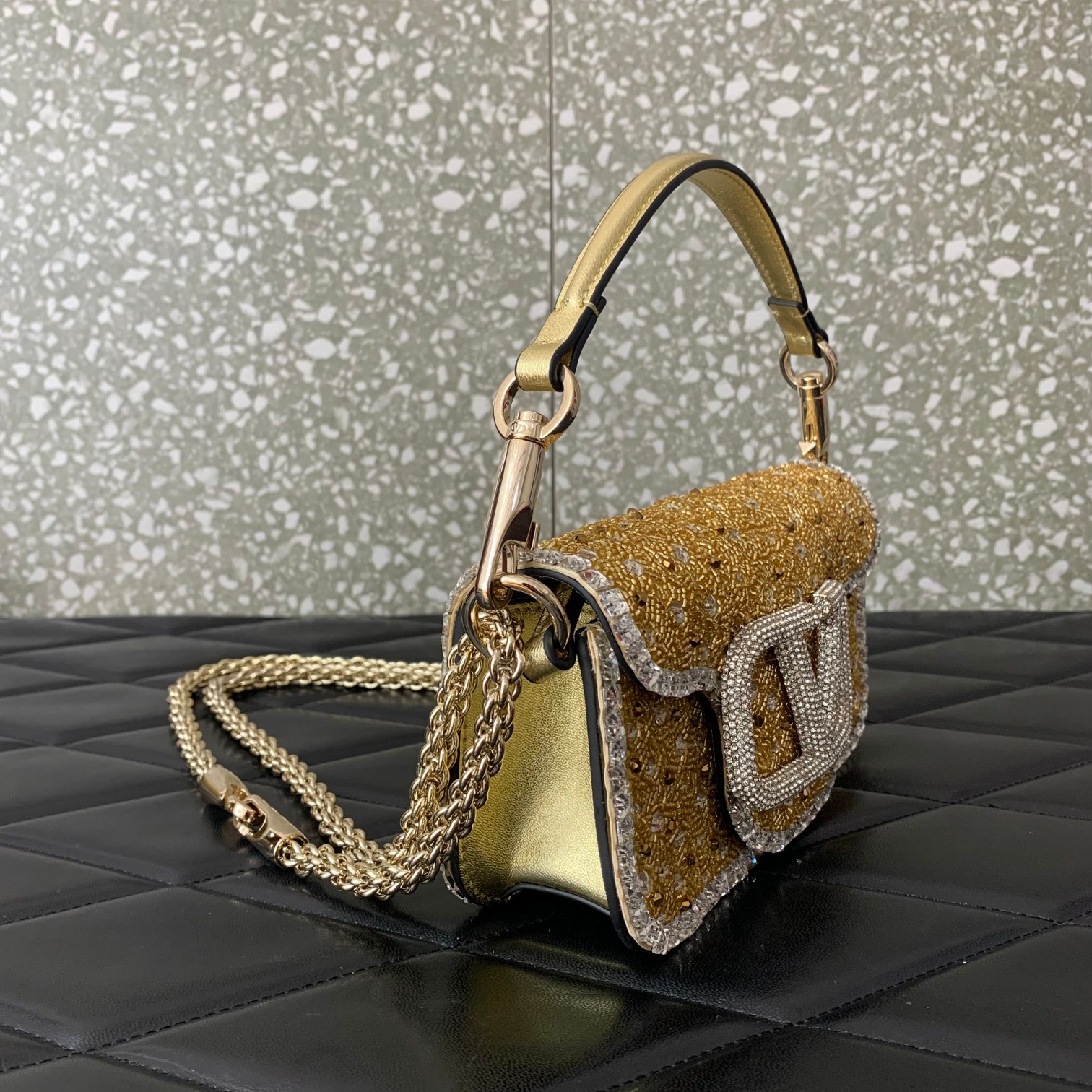 Bagsaaa Va1e*ntin0 Garavani Loco Small VLOGO Yellow Crystal Shoulder Bag