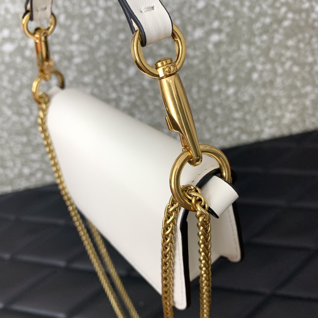 Bagsaaa Va1e*ntin0 Garavani Loco Small Vlogo Calfskin Shoulder Bag Light Ivory - 13x7x4.5cm
