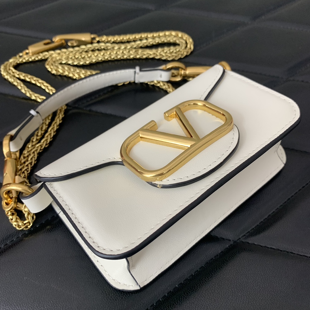 Bagsaaa Va1e*ntin0 Garavani Loco Small Vlogo Calfskin Shoulder Bag Light Ivory - 13x7x4.5cm