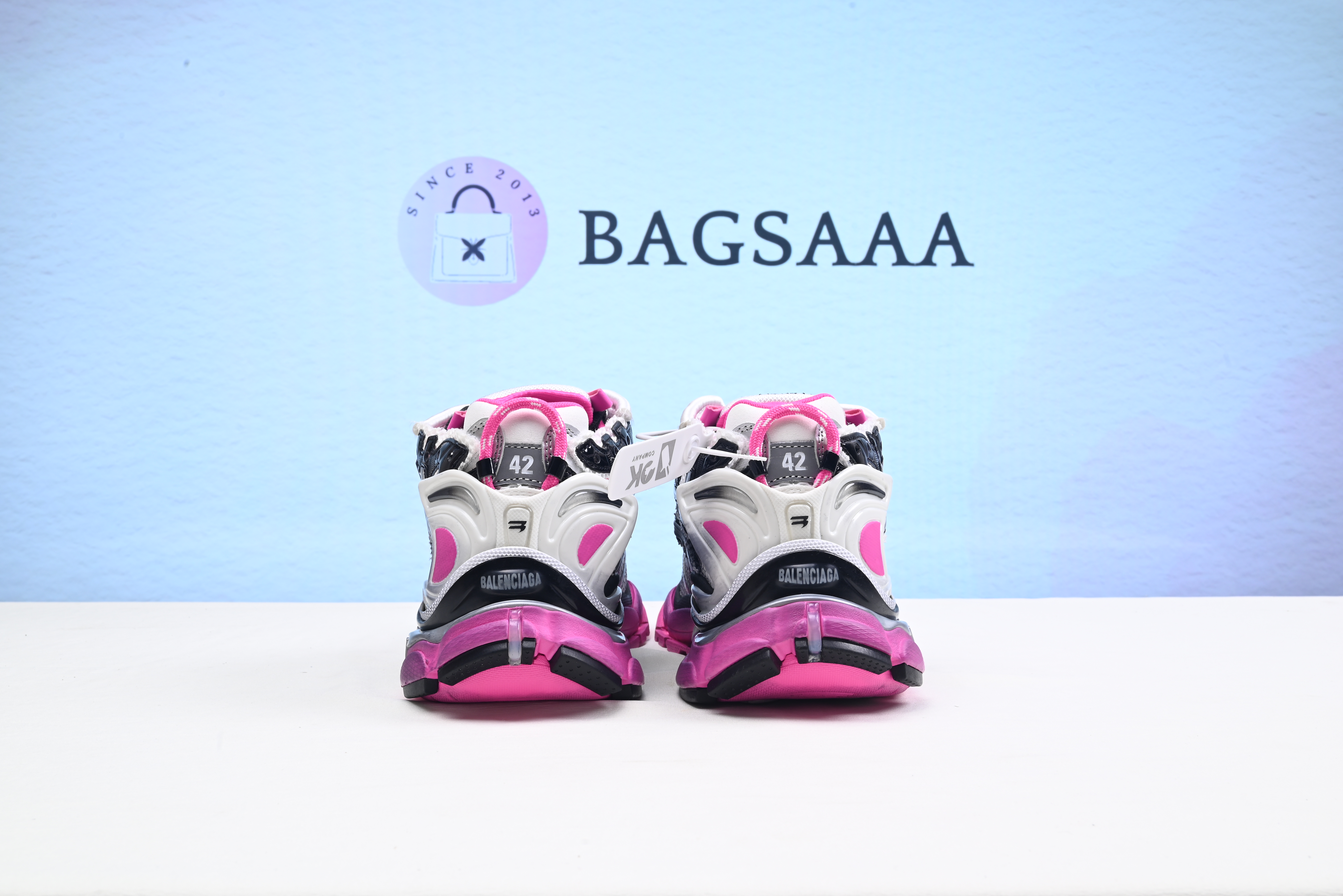 Bagsaaa Ba1en*iagaRunner Trainer In Silver Multi