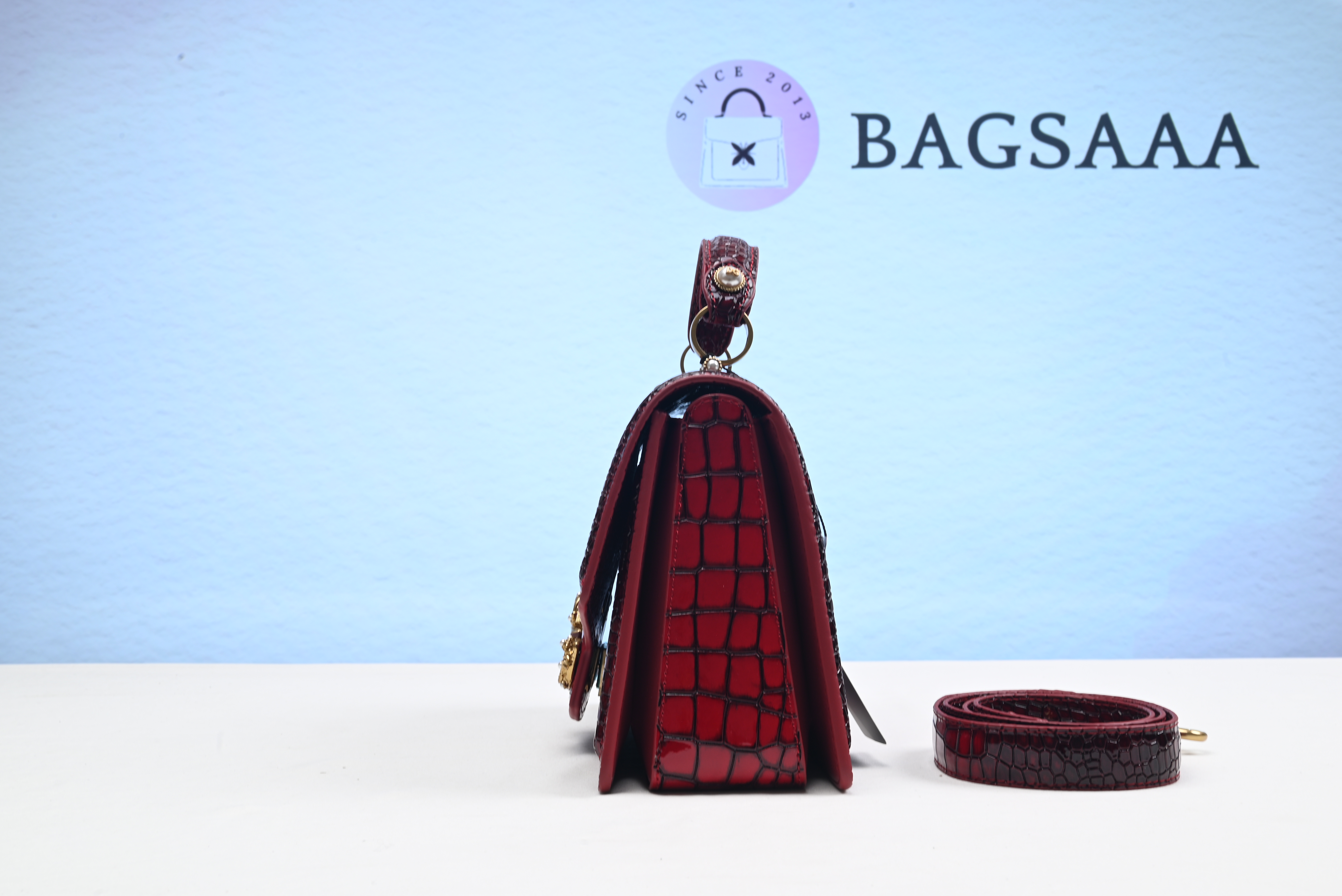 Bagsaaa Dolce & Gabbana Amore Shoulder Bag In Crocodile Leather Red – 27x8x18cm